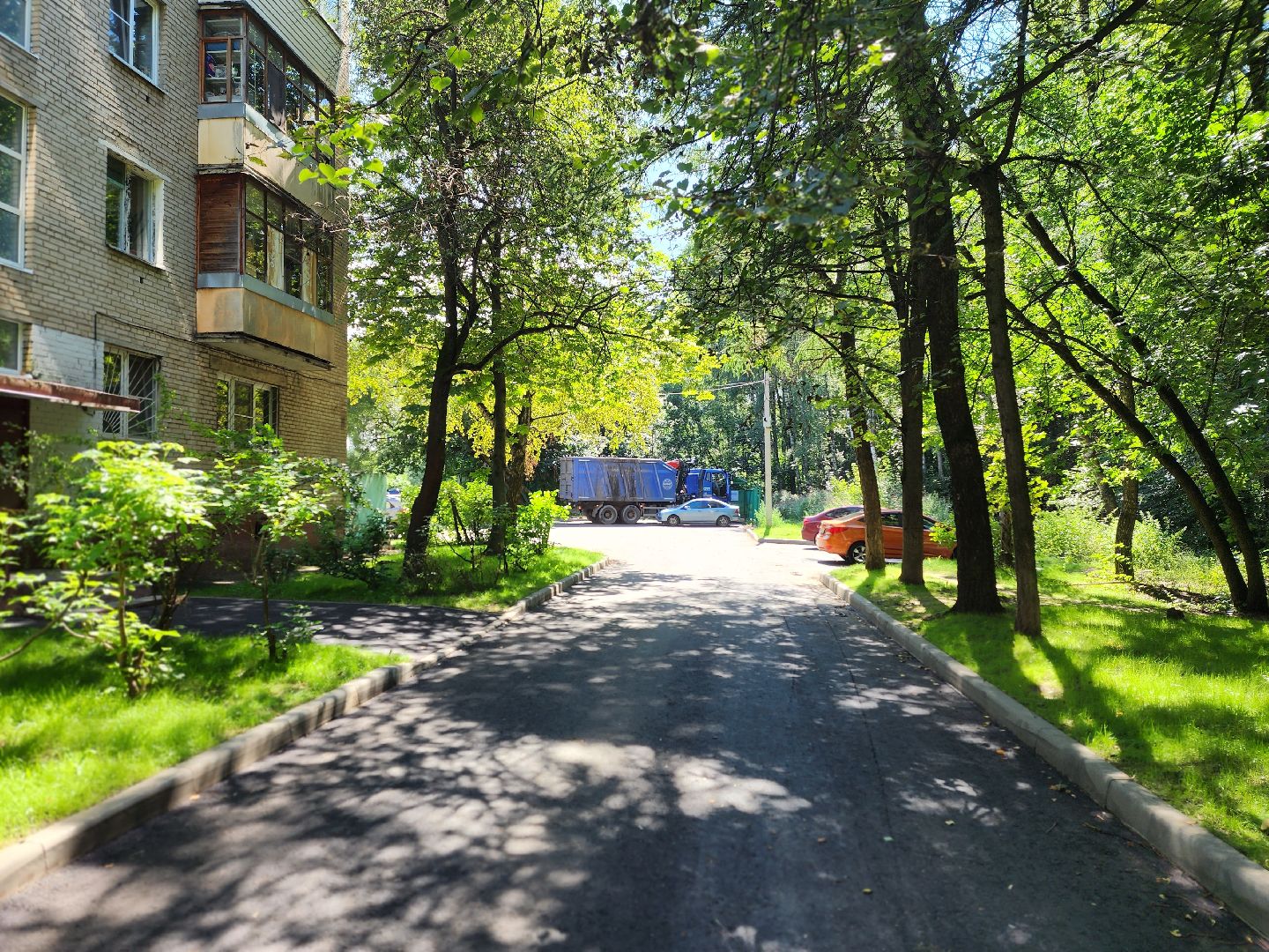 королёв, новый асфальт на улице Толстого,  администрация округа,