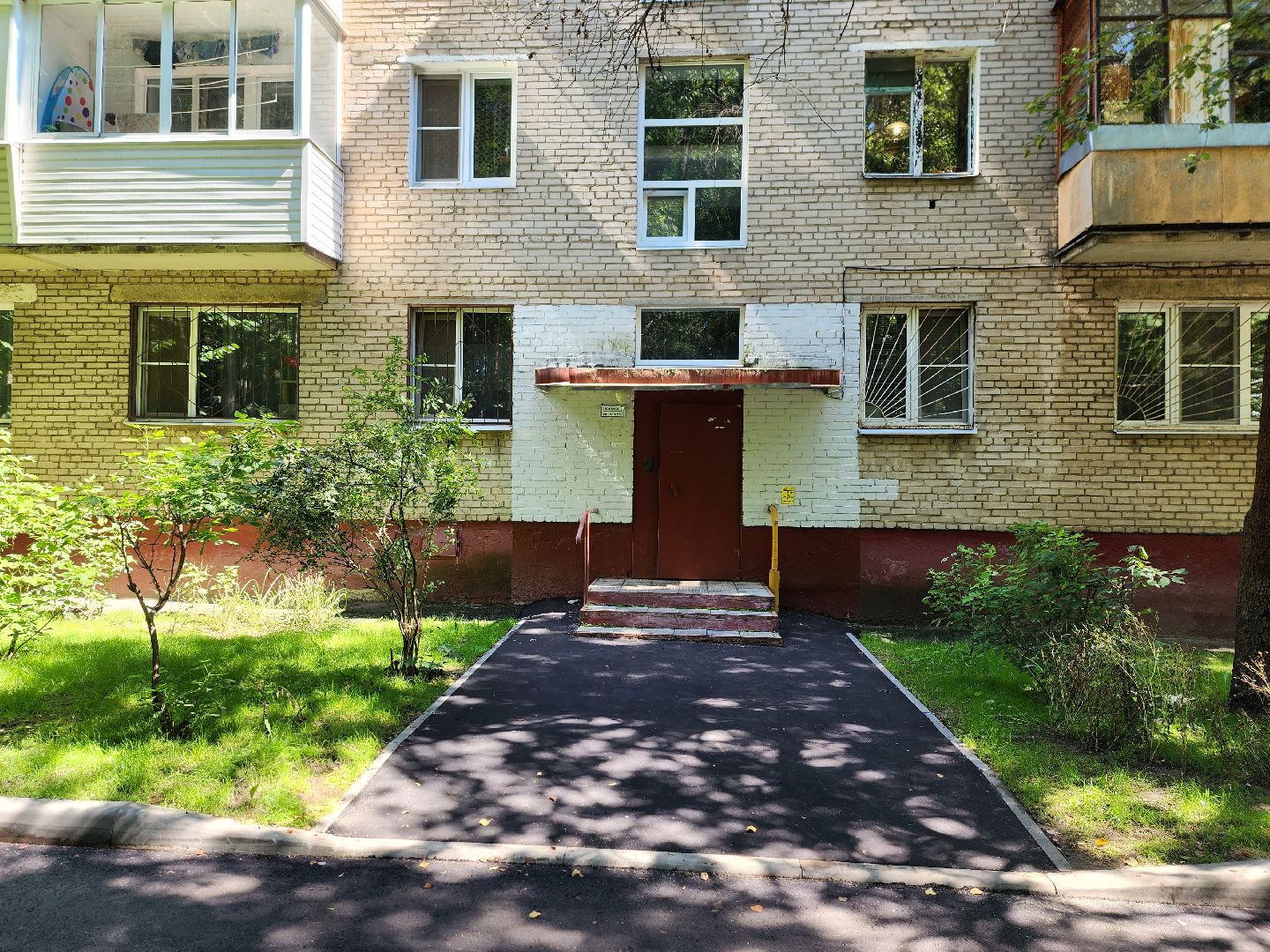 королёв, новый асфальт на улице Толстого,  администрация округа,