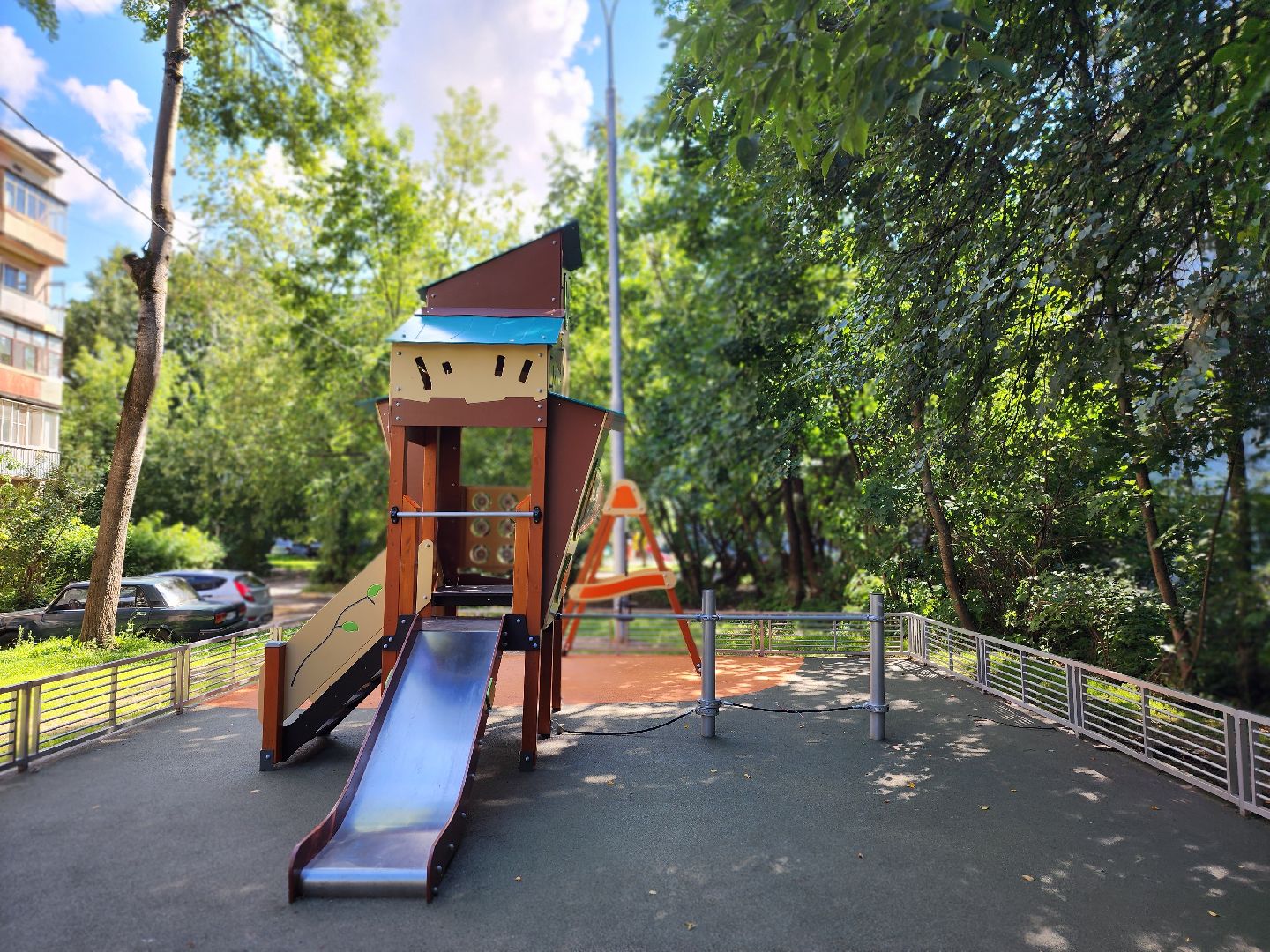 королёв, обновленная детская площадка, площадки на тему космоса,