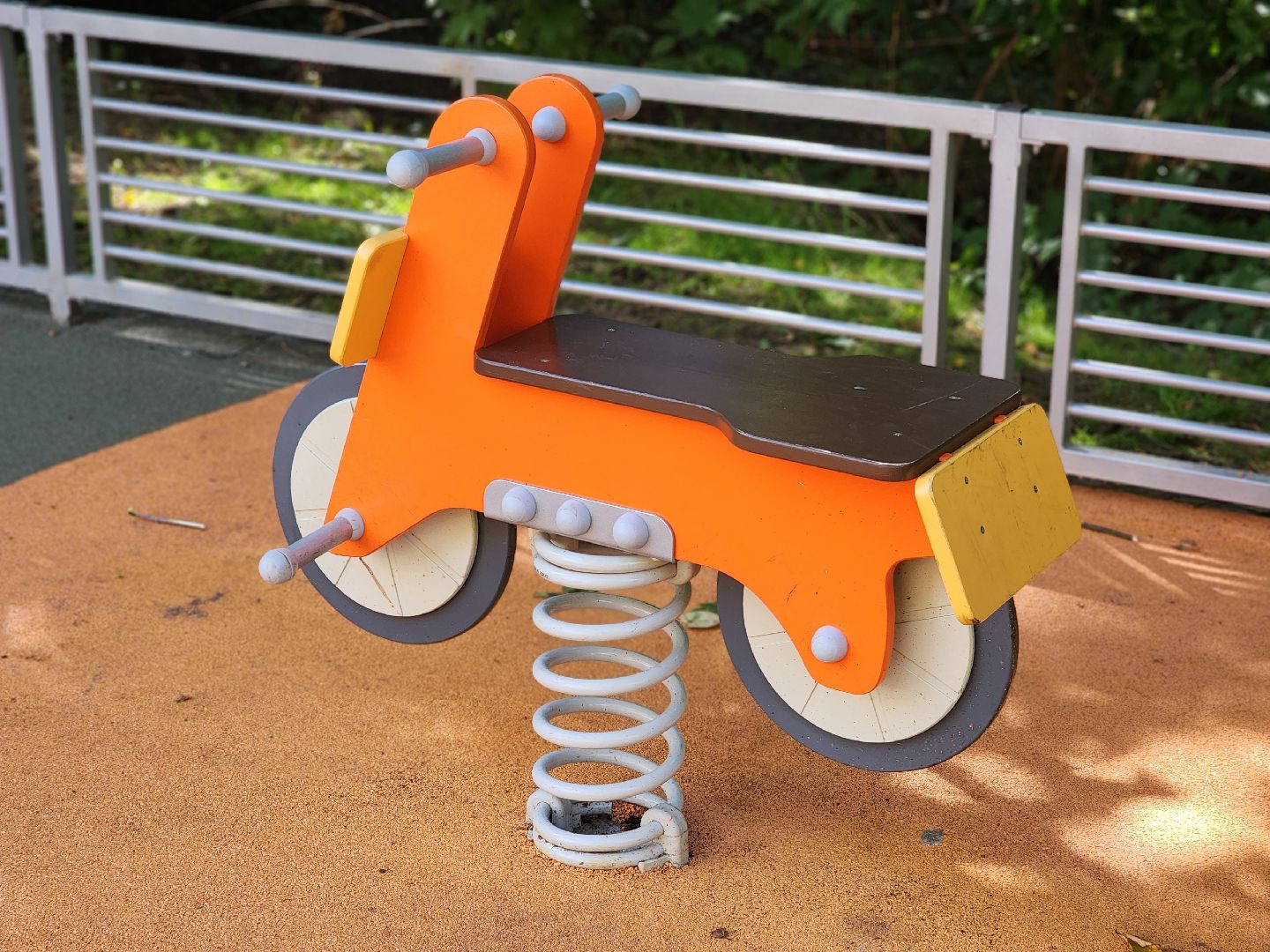 королёв, обновленная детская площадка, площадки на тему космоса,