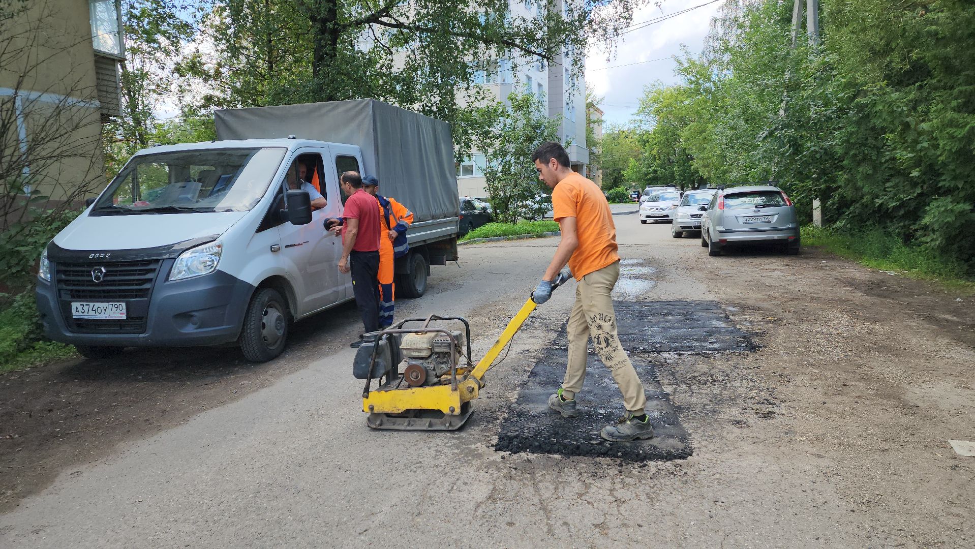 вертикалки, ивантеевка, проезд, ямочный ремонт, жители, ремонт асфальтового покрытия,благоустройство,
