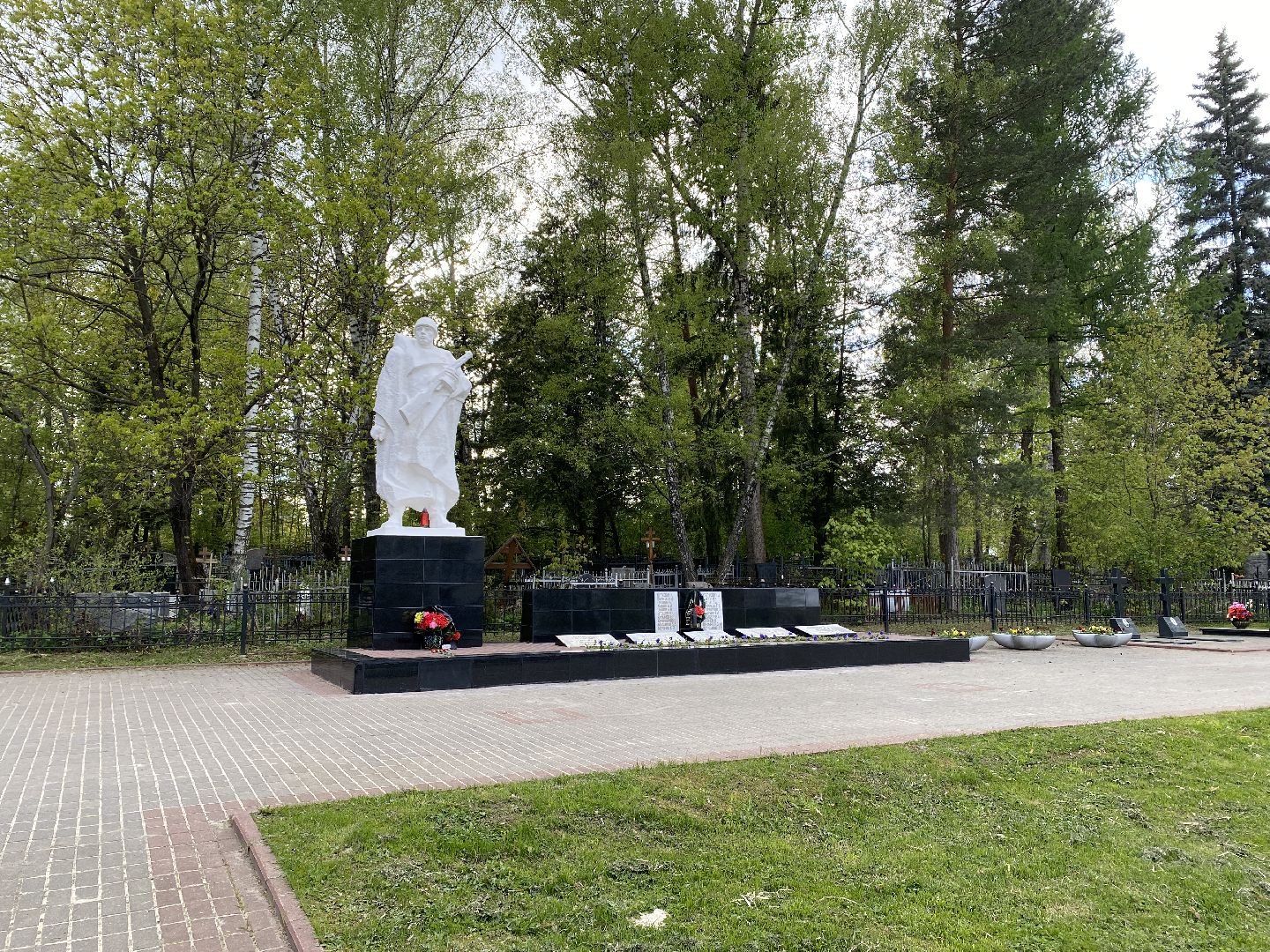 Чехов, старое кладбище, мемориал, ВОВ, День победы, братская могила