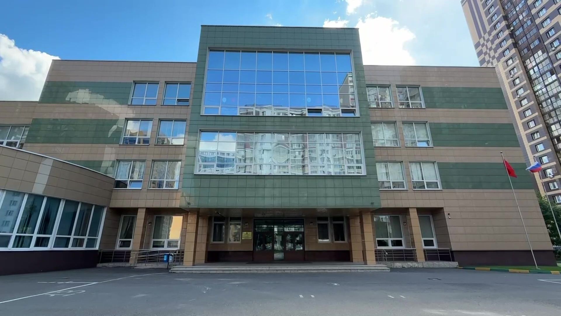 Реутов, образование, спортзал, ремонт, покраска, обои,