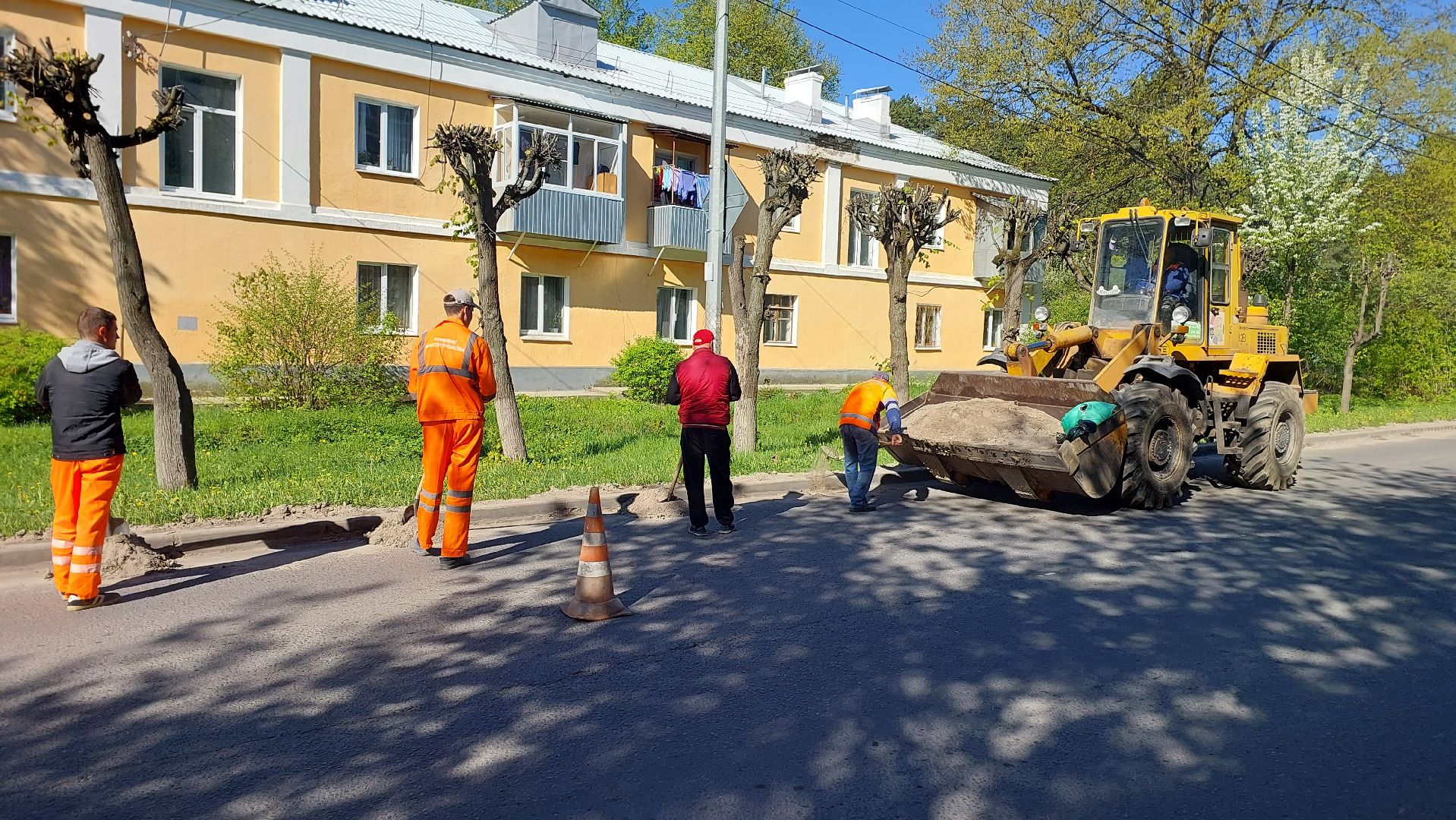 уборка дорог, серпухов, комбинат благоустройства, дорожный смет, благоустройство,