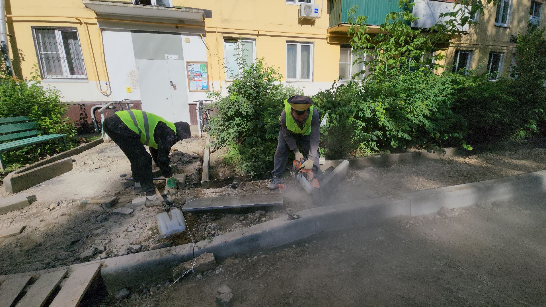 комплексное благоустройство, Благоустройство дворов , Лобня, замена бордюров,