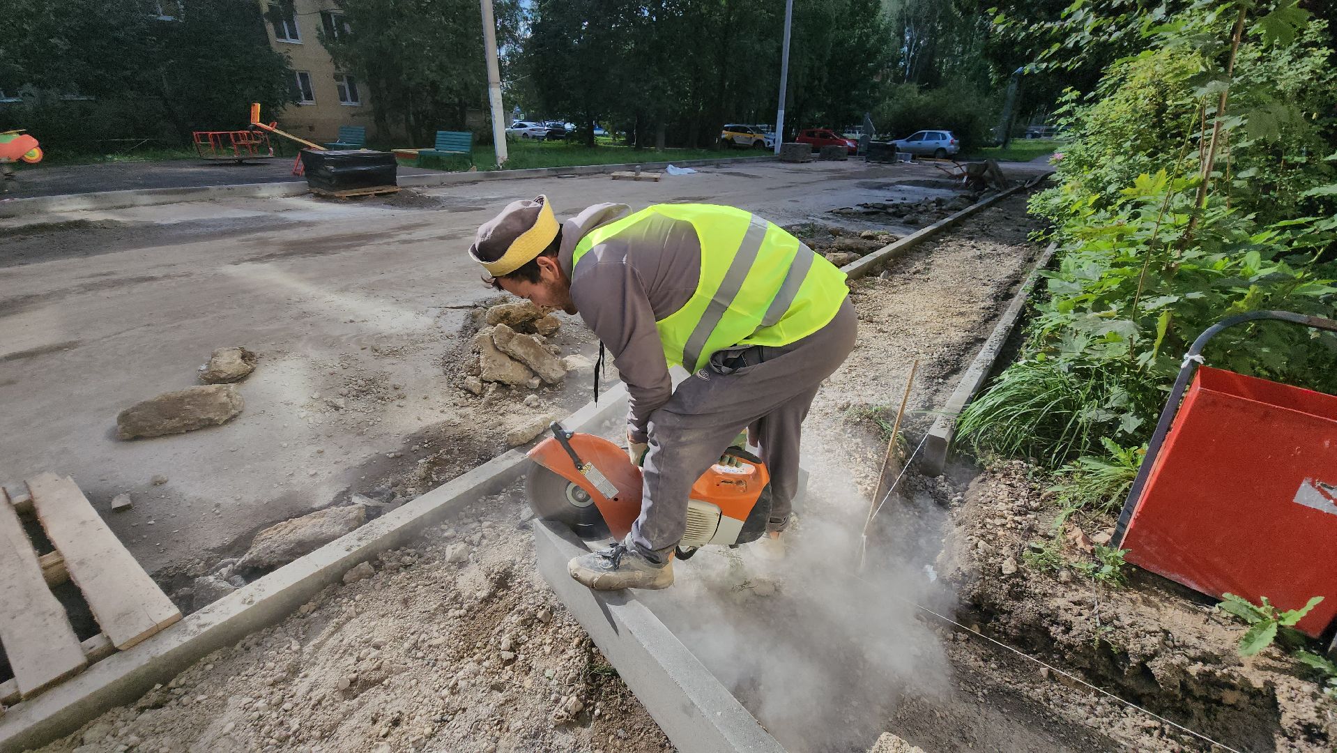 комплексное благоустройство, Благоустройство дворов , Лобня, замена бордюров,