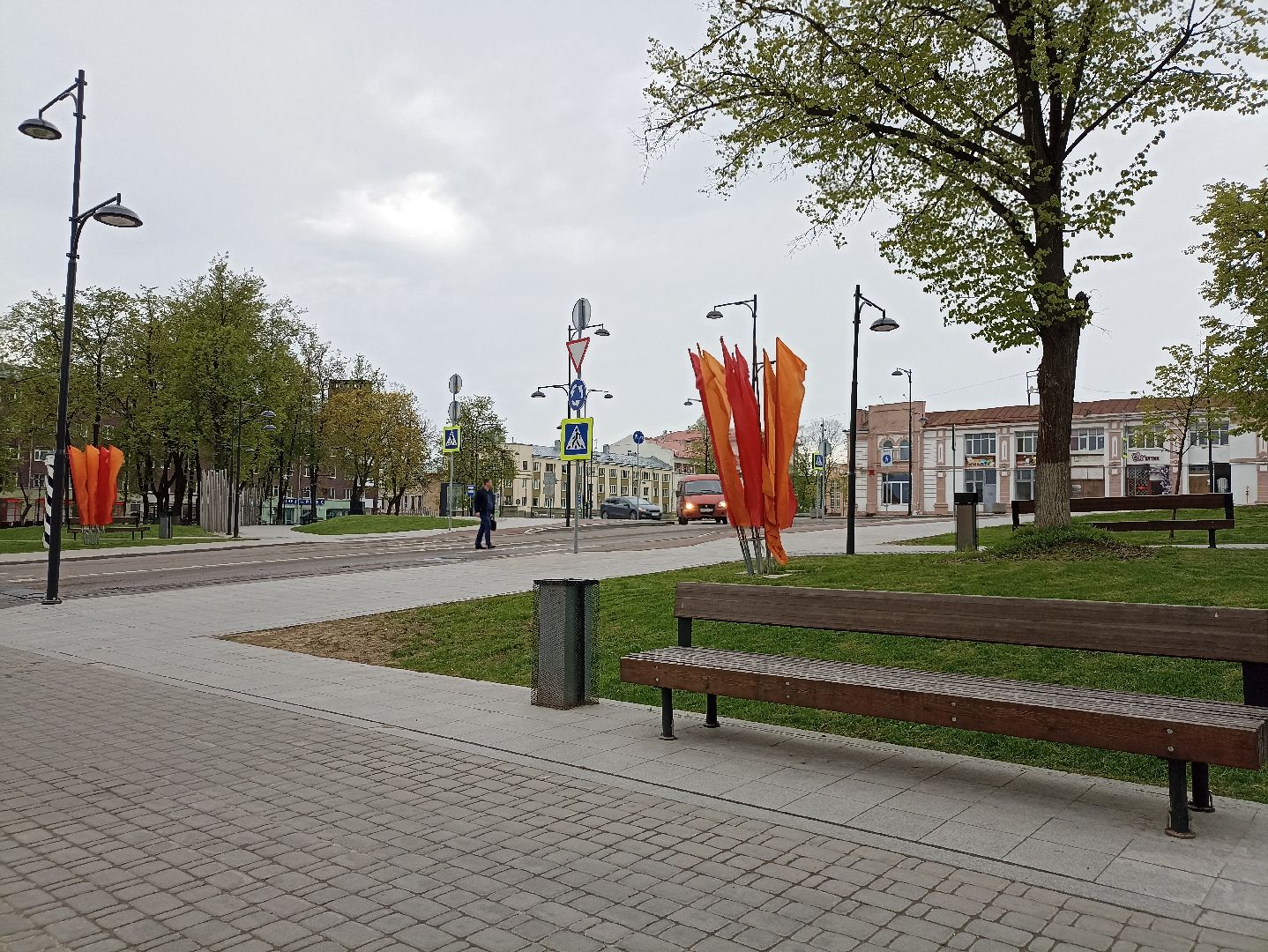 Серпухов, Подмосковье, День Победы, память, украсили город, флаги, триколор