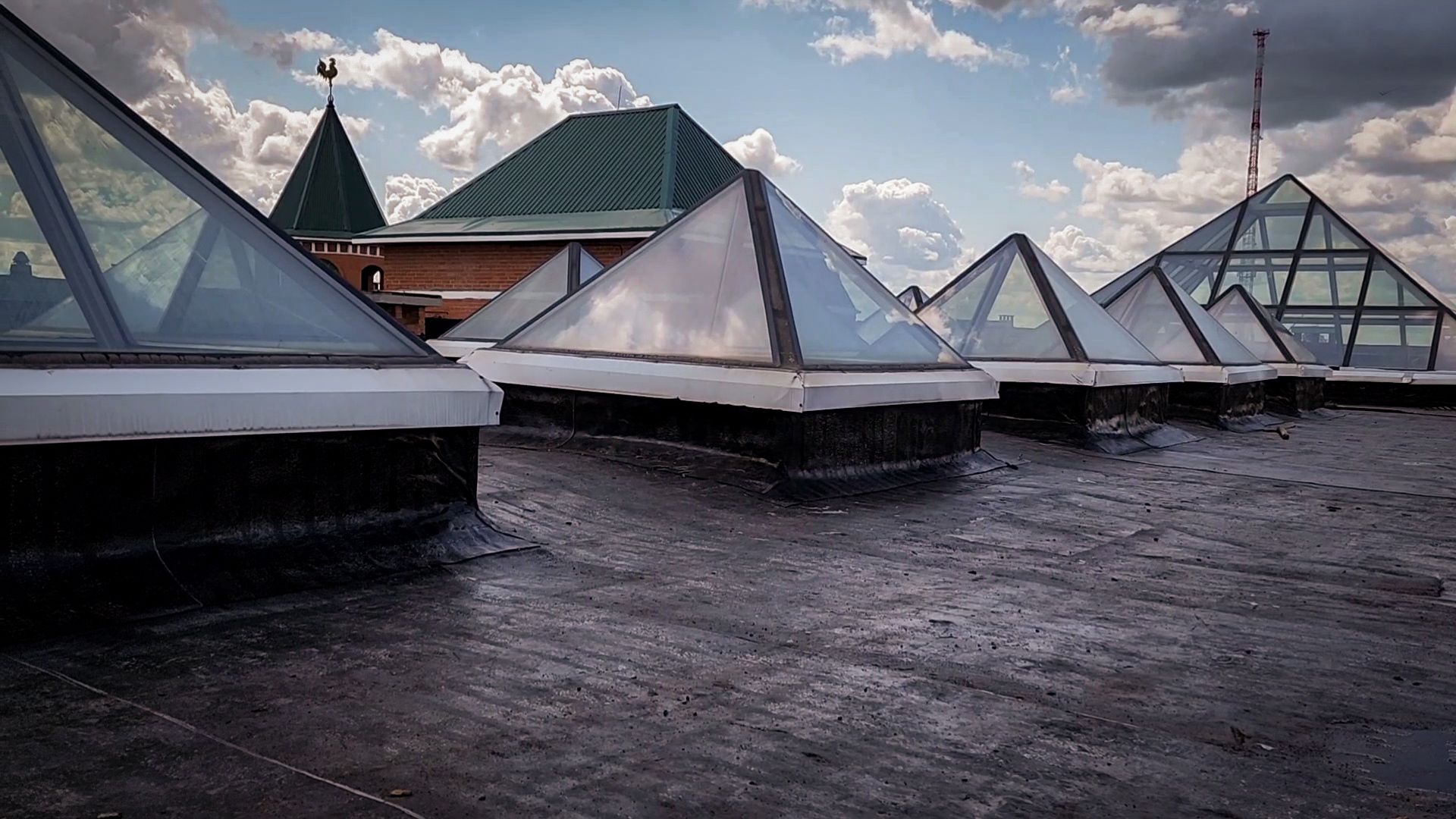 бронницы, ремонт кровли гимназии в бронницах, гимназия имени пушкина,  подготовка гимназии к новому учебному году ,