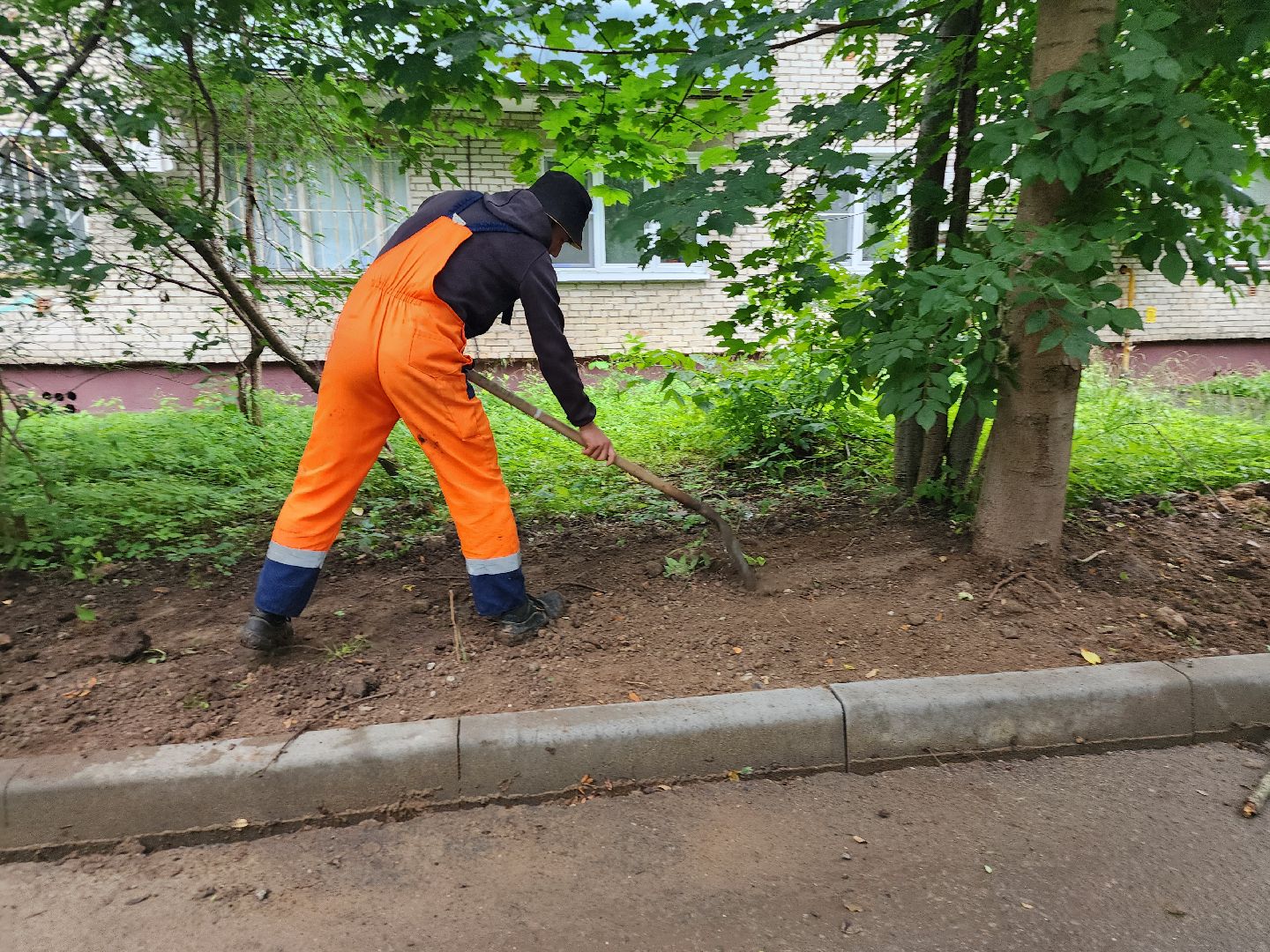 фрязино, комплексное благоустройство дворов, замена бордюров,