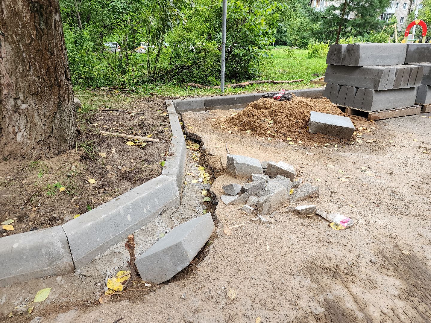 фрязино, комплексное благоустройство дворов, замена бордюров,