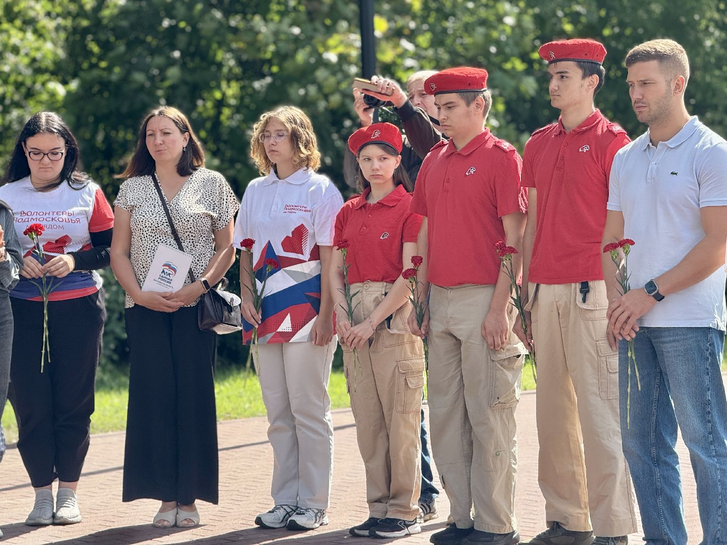 возложение цветов, памятная дата, волонтеры подмосковья,100 свирская воздушно-десантная  дивизия, великая отечественная война, десантники,акция памяти,