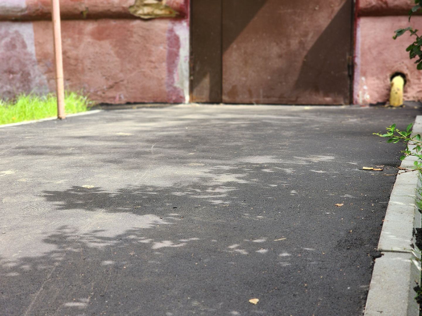 королёв, благоустройство , новые асфальт на толстого,