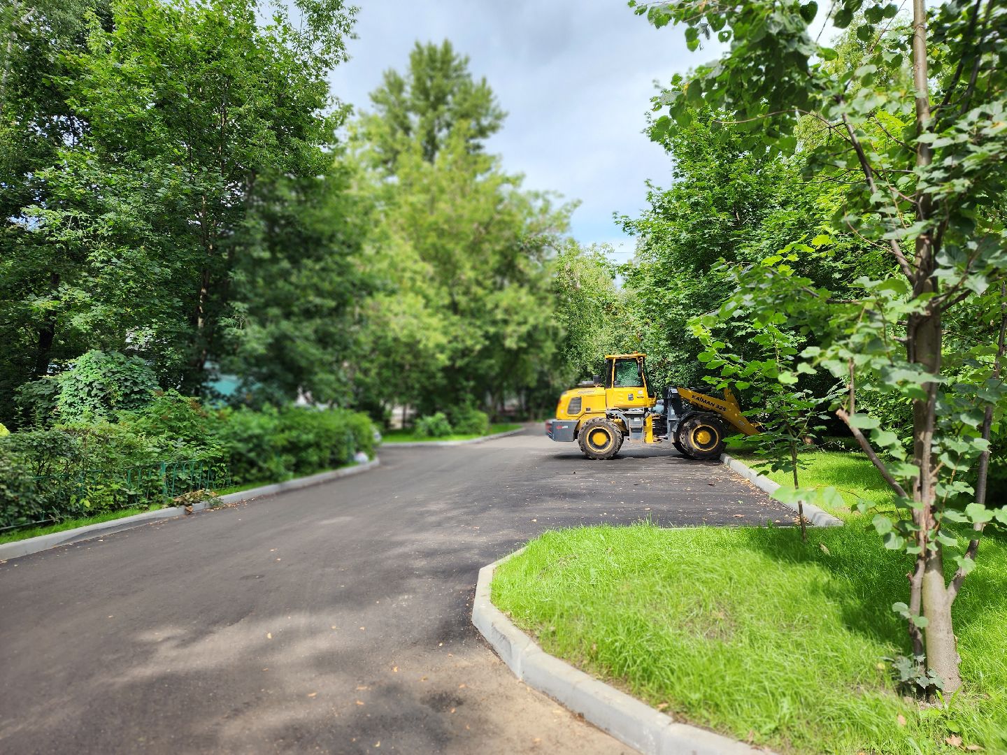 королёв, благоустройство , новые асфальт на толстого,