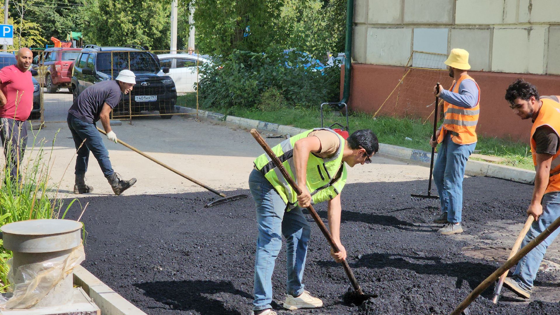 кашира, благоустройство, ремонт дорог, тротуары, поликлиниа,