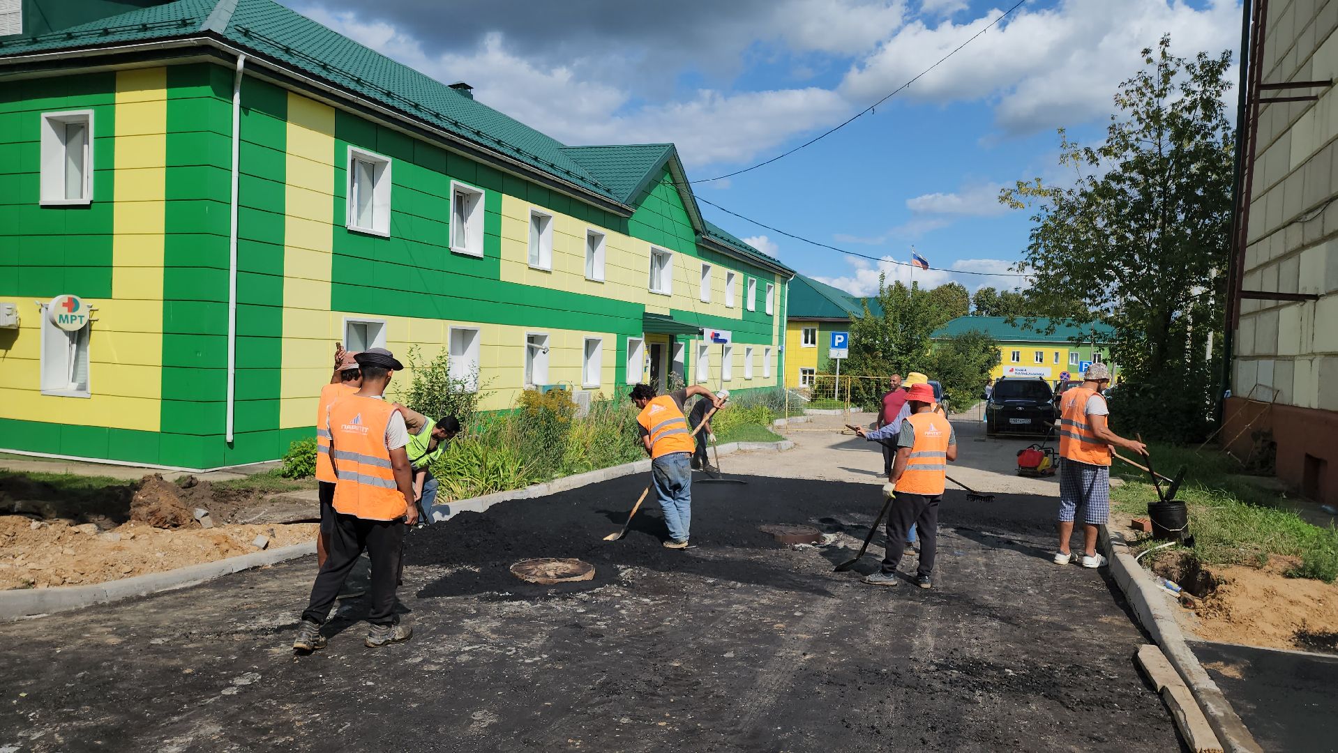 кашира, благоустройство, ремонт дорог, тротуары, поликлиниа,
