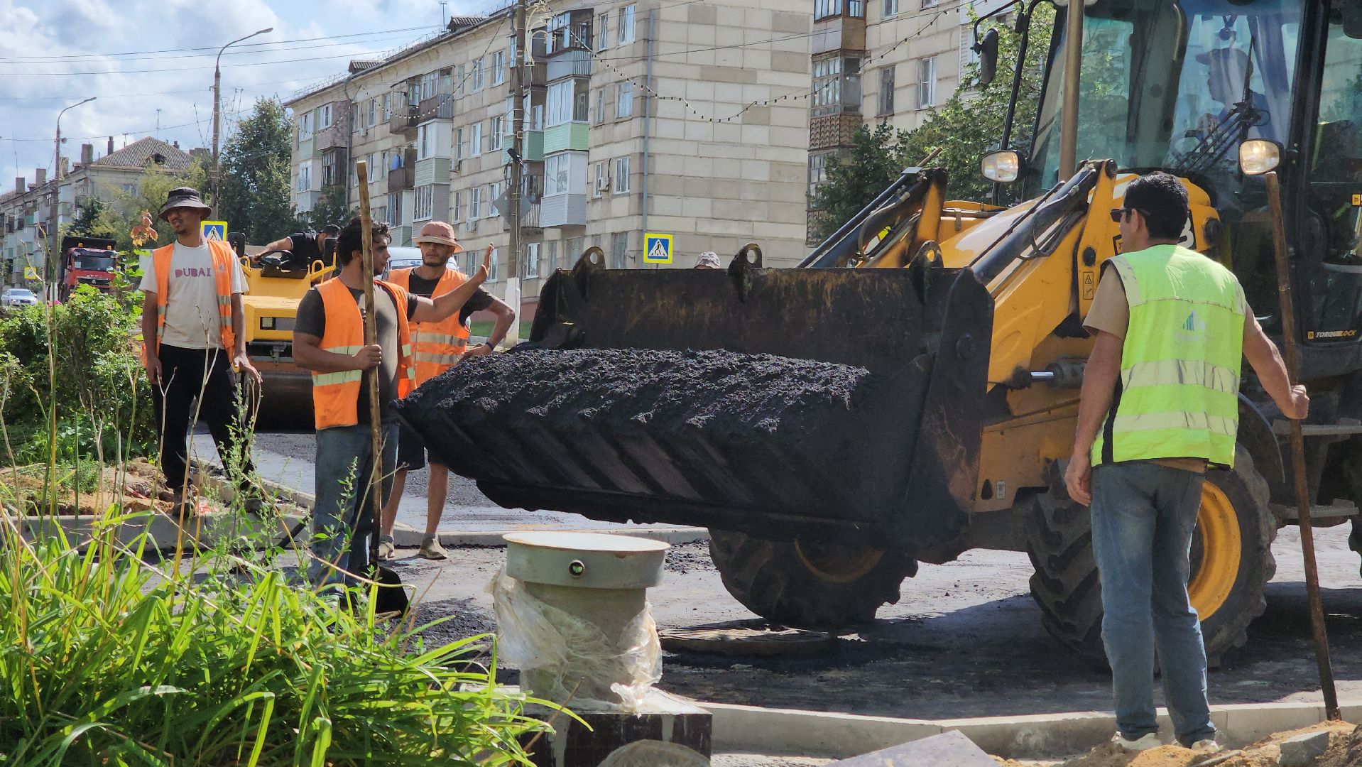 кашира, благоустройство, ремонт дорог, тротуары, поликлиниа,
