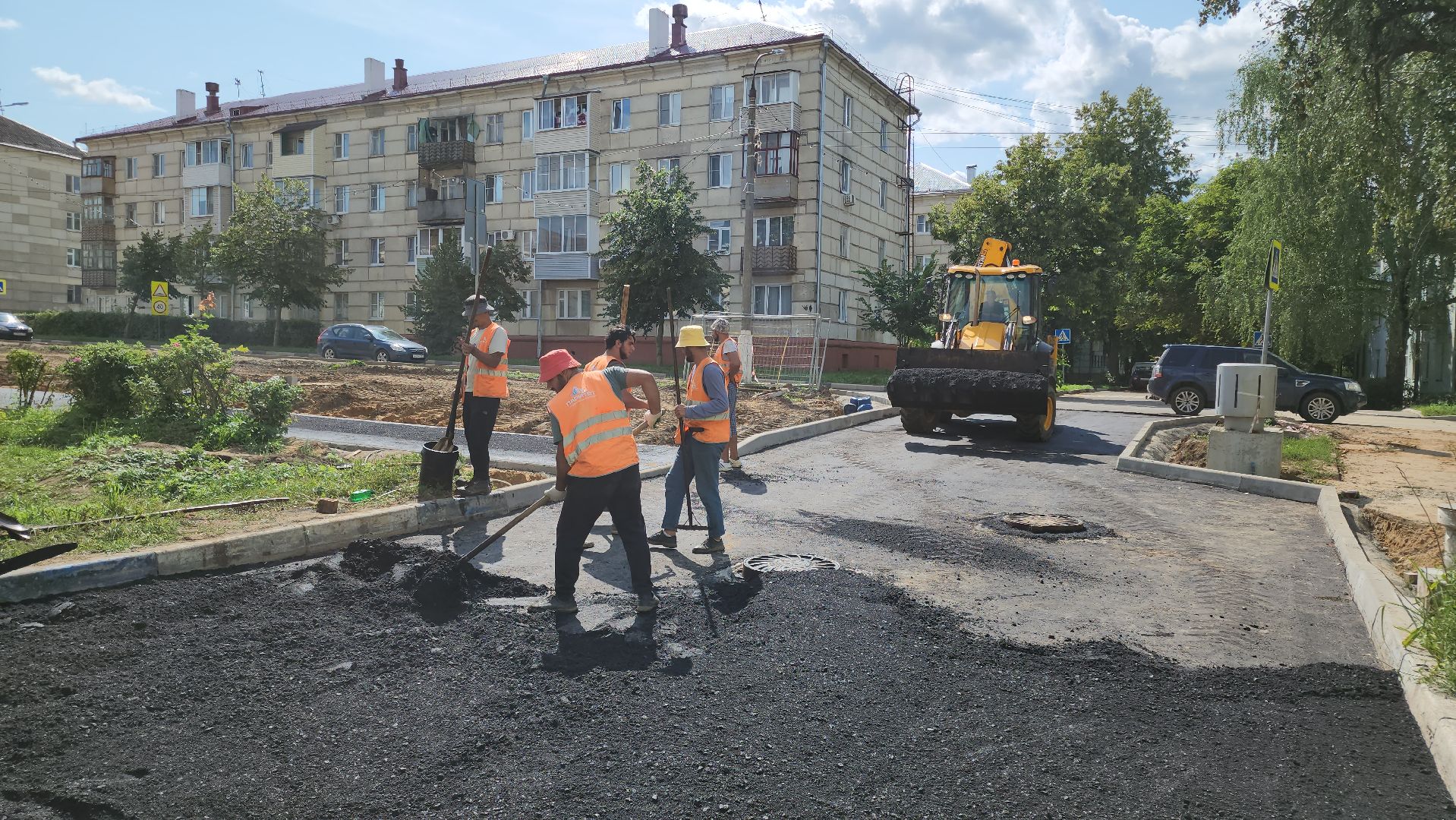 кашира, благоустройство, ремонт дорог, тротуары, поликлиниа,