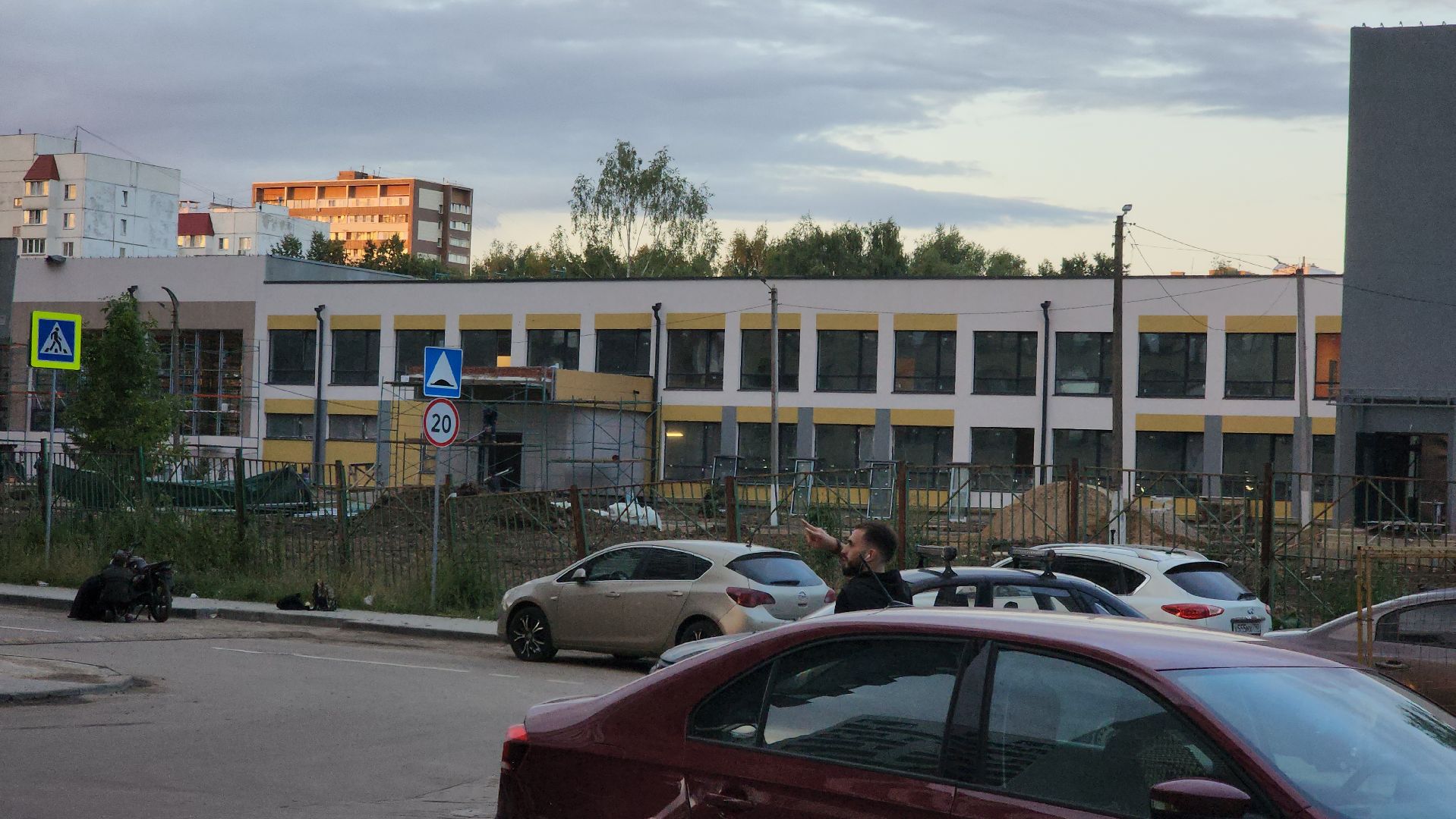 долгопрудный, школа 7, капитальный ремонт, жилой комплекс бригантина, заводской район, пристройка на 1300 мест, родительский комитет,