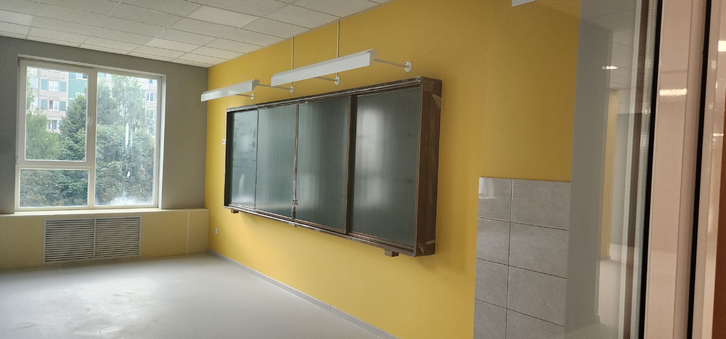 долгопрудный, 13 гимназия, пристройка на 300 мест,интерактивные доски, спортзал, стадион,