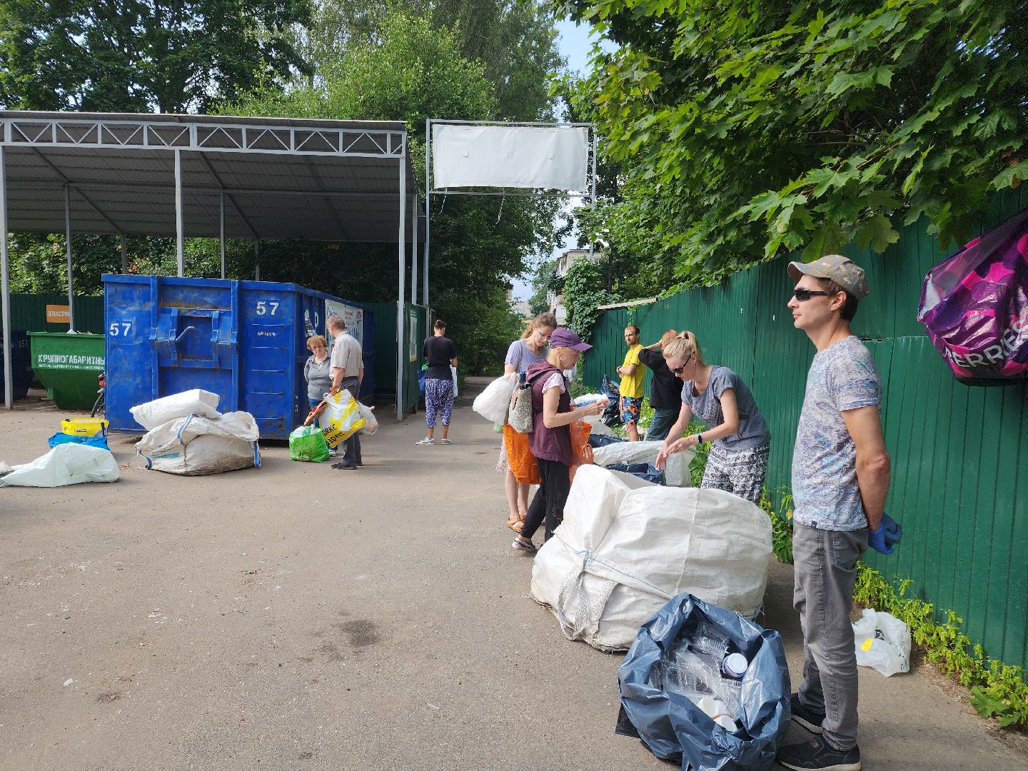 Черноголовка, Экоакция, Мегабак,