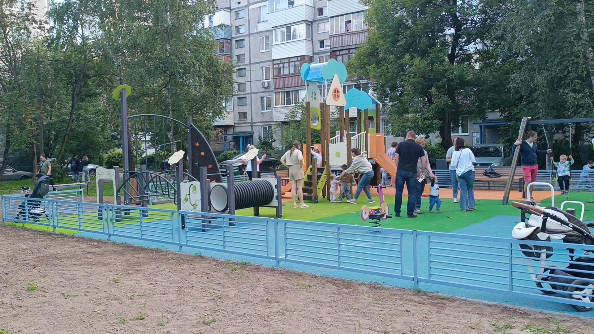 двор, лобня,детская  площадка,