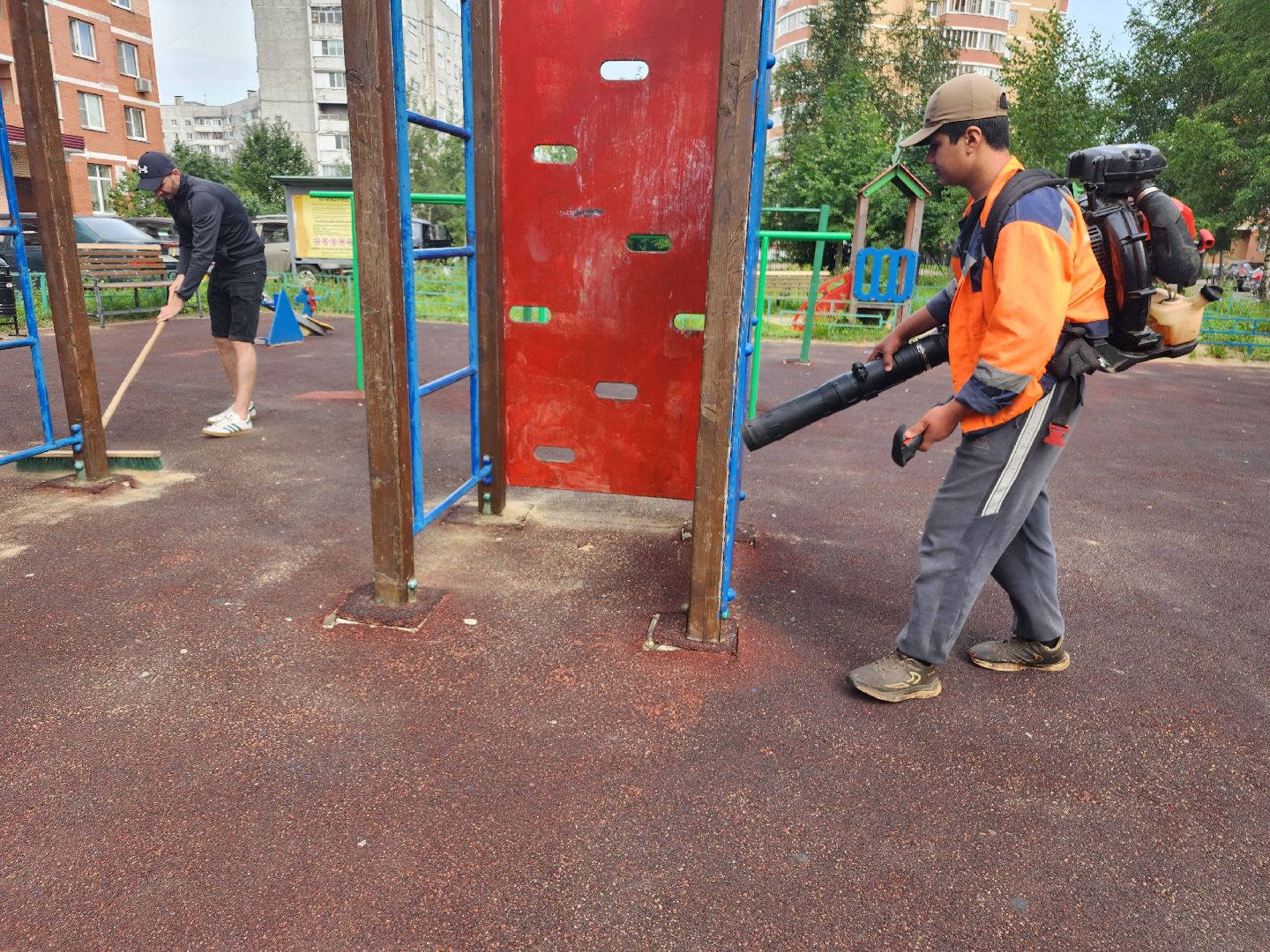 фрязино, уборка детских площадок, благоустройство, мбу городское хозяйство,