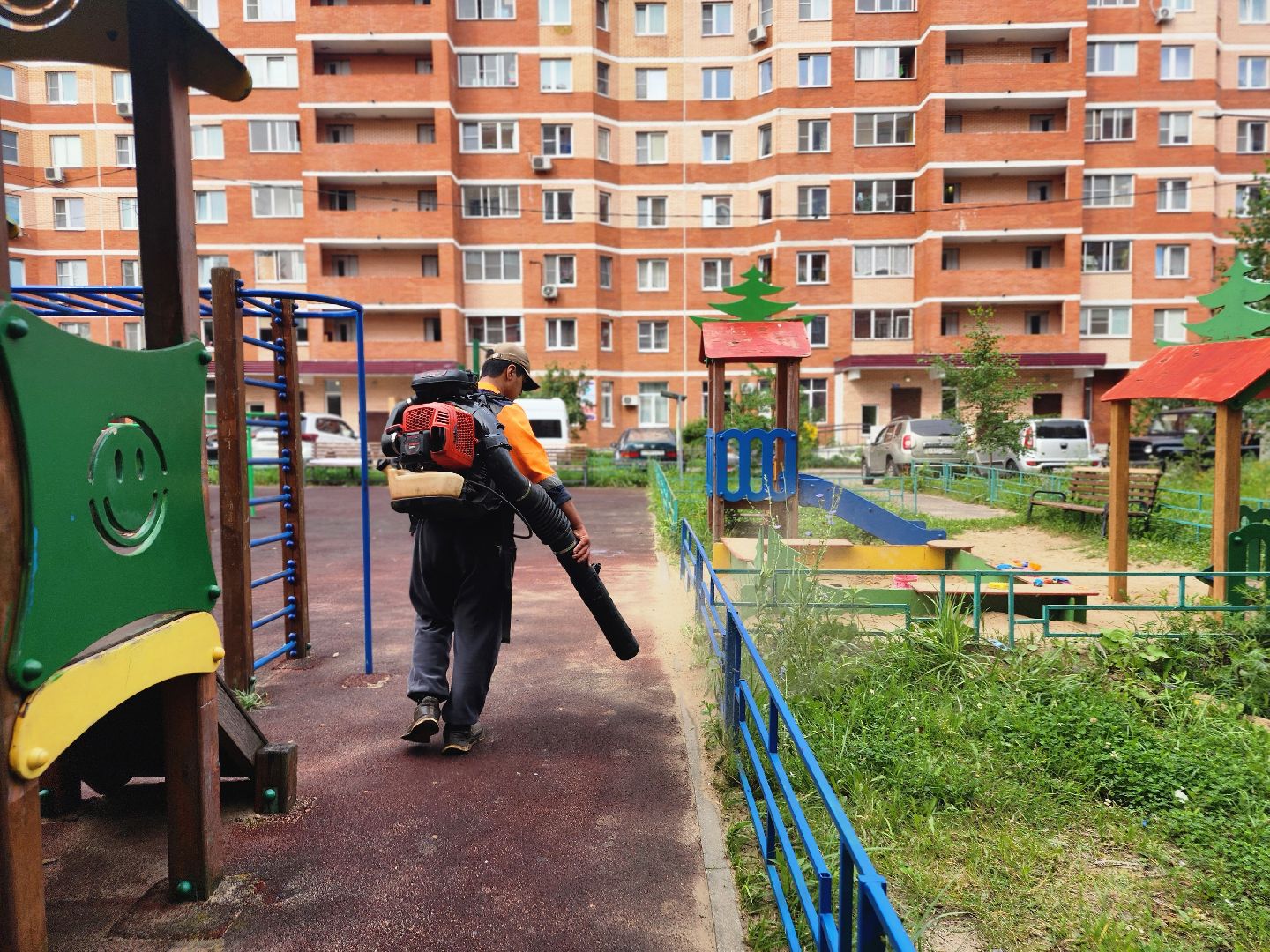 фрязино, уборка детских площадок, благоустройство, мбу городское хозяйство,