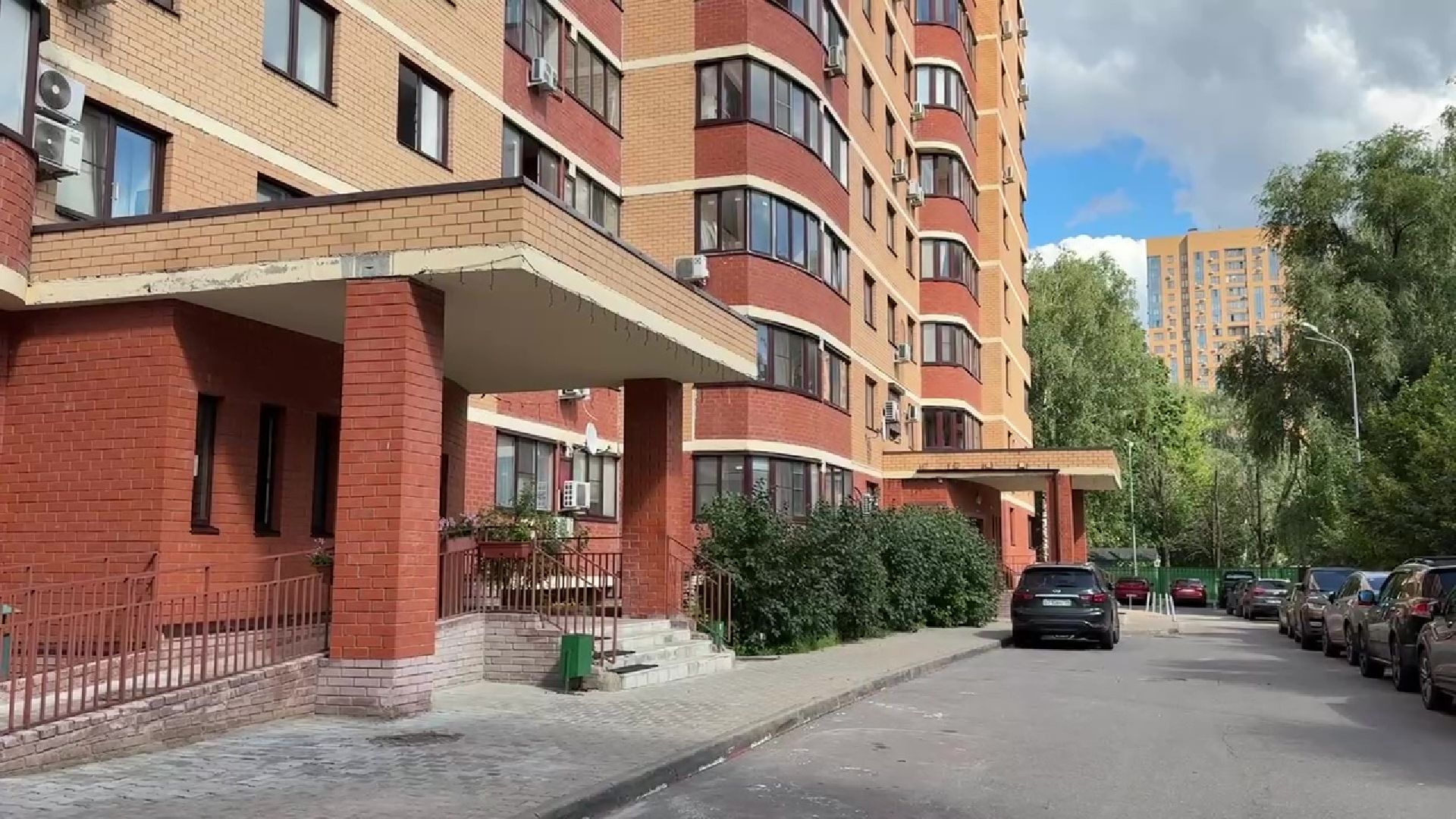 Реутов, благоуствойство, дворовая территория, бордюры, парковки, проезд спецтехники,