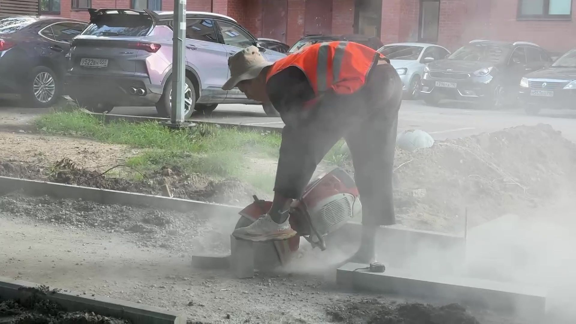 Реутов, благоуствойство, дворовая территория, бордюры, парковки, проезд спецтехники,