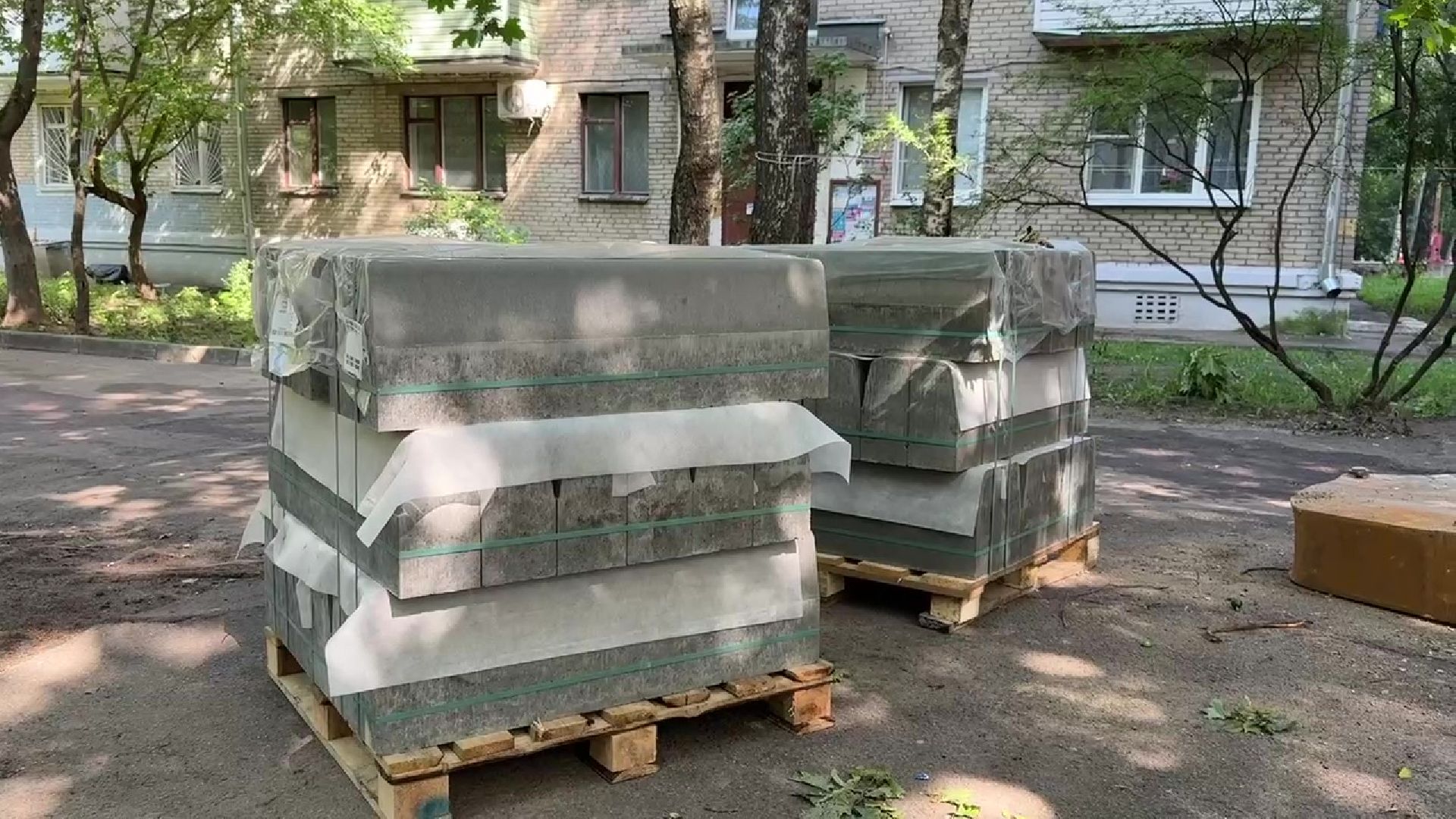 Реутов, благоуствойство, дворовая территория, бордюры, парковки, проезд спецтехники,