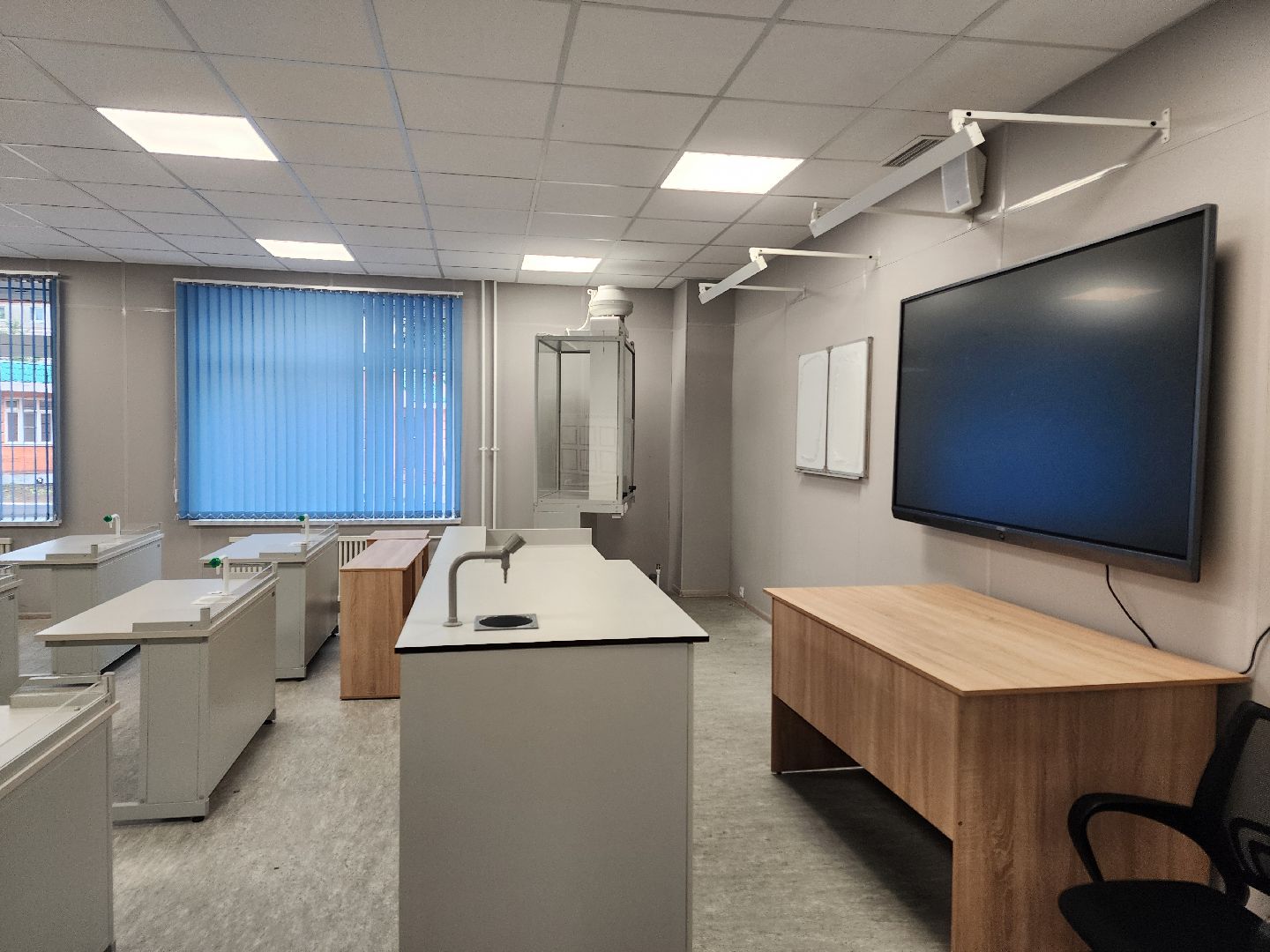 чехов, школа 3, пристройка к школе, строительство , внутренняя отделка , классы, кабинеты, оборудование , мебель ,инженерные сети, уборка помещений, госпрограмма московской области,  губернатор подмосковья,