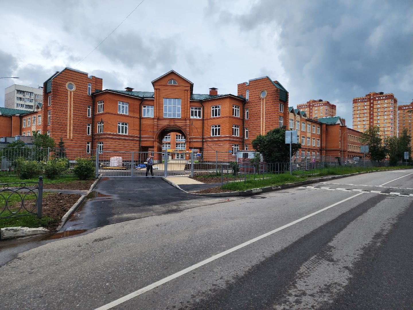 чехов, школа 3, пристройка к школе, строительство , внутренняя отделка , классы, кабинеты, оборудование , мебель ,инженерные сети, уборка помещений, госпрограмма московской области,  губернатор подмосковья,