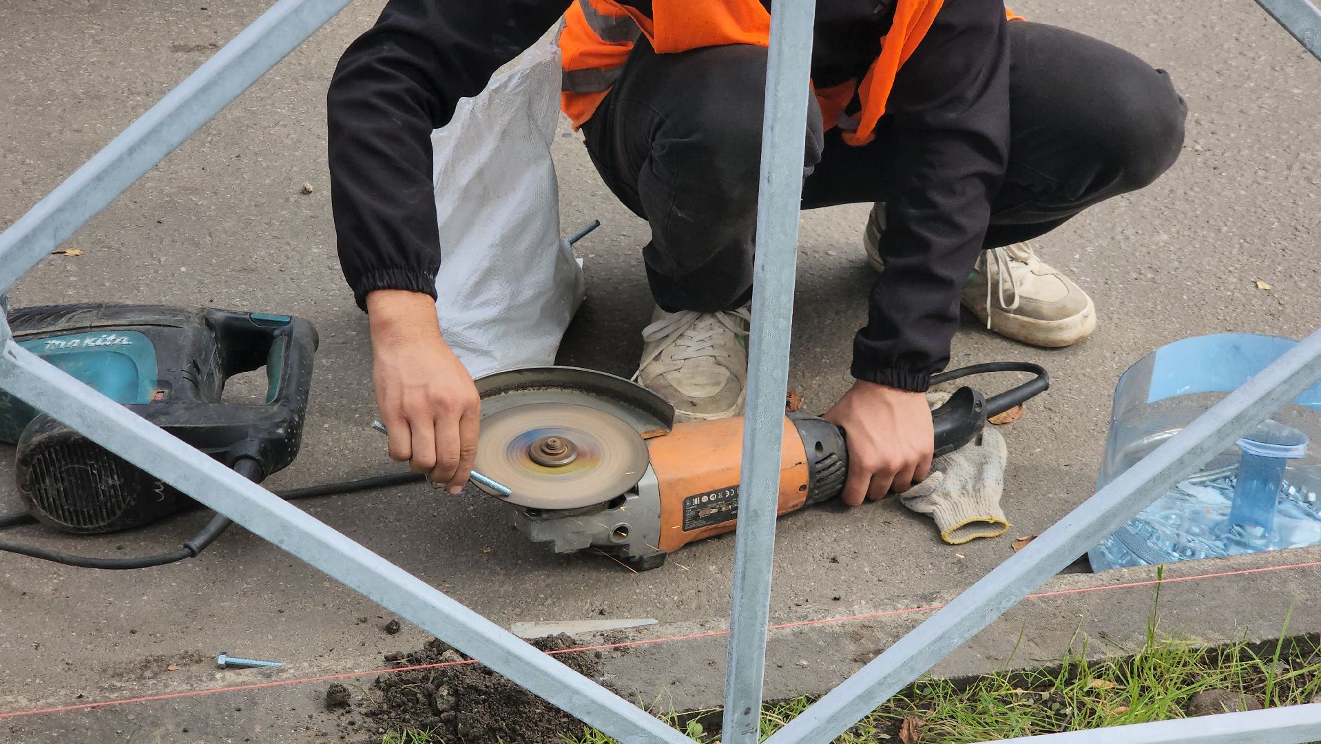 дорожные ограждения, пешеходный переход, Лобня , образовательные учреждения,