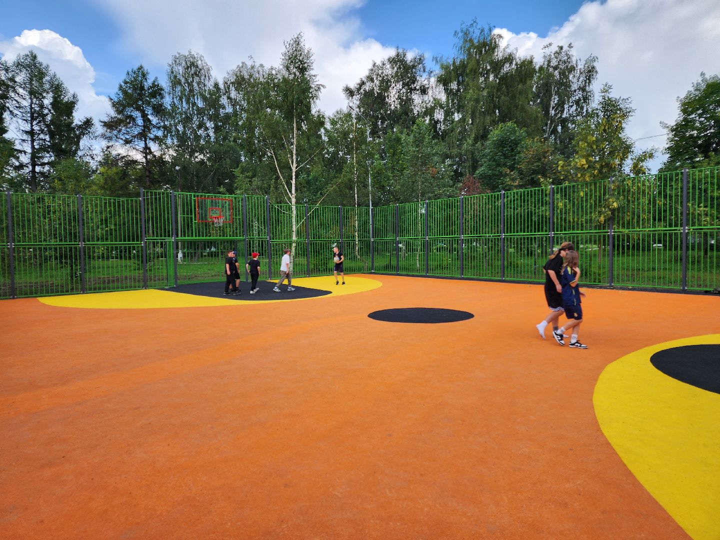 чехов, улица чехова 45, дк дружба, спортивная и детская площадка, игровой комплекс, обновление, модернизация, поле для баскетбола и мини-футбола, качели горки лазалки,  воркаут, зоны отдыха, губернаторская программа наше подмосковье, госпрограмма московской области, благоустройство, формирование комфортной городской среды,пешеходные дорожки, озеленение,