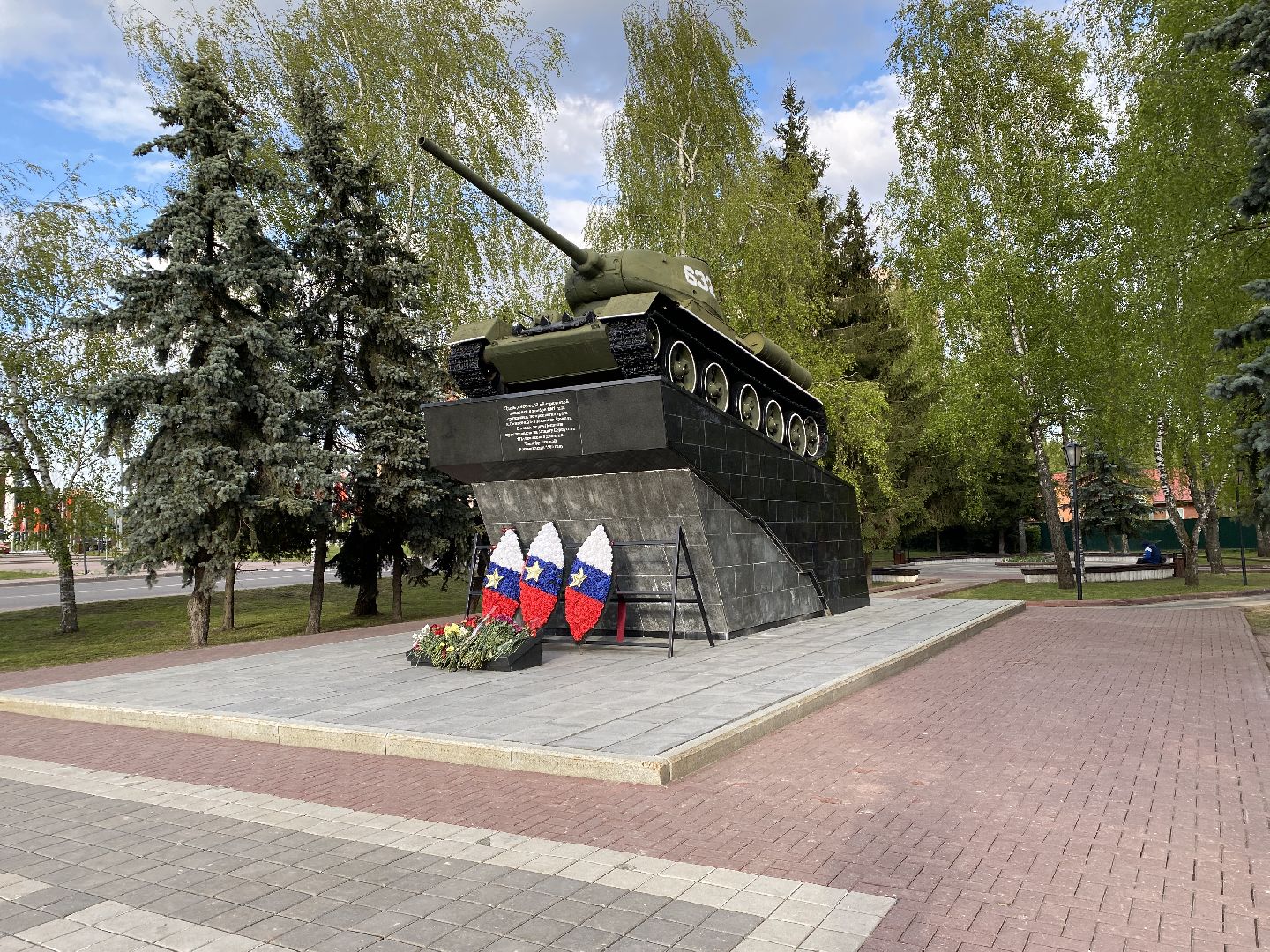 Чехов, ВОВ, День победы, постамент, танк, аллея героев, праздник
