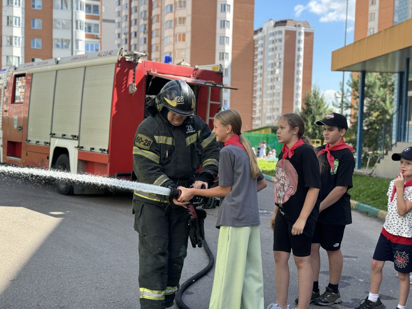 пожарные учения , детский сад колобок , ленинский городской округ, мчс, дети,