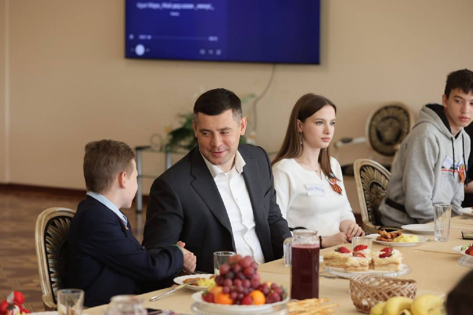 Луганск, День победы, Чехов, дети, школа, Подмосковье