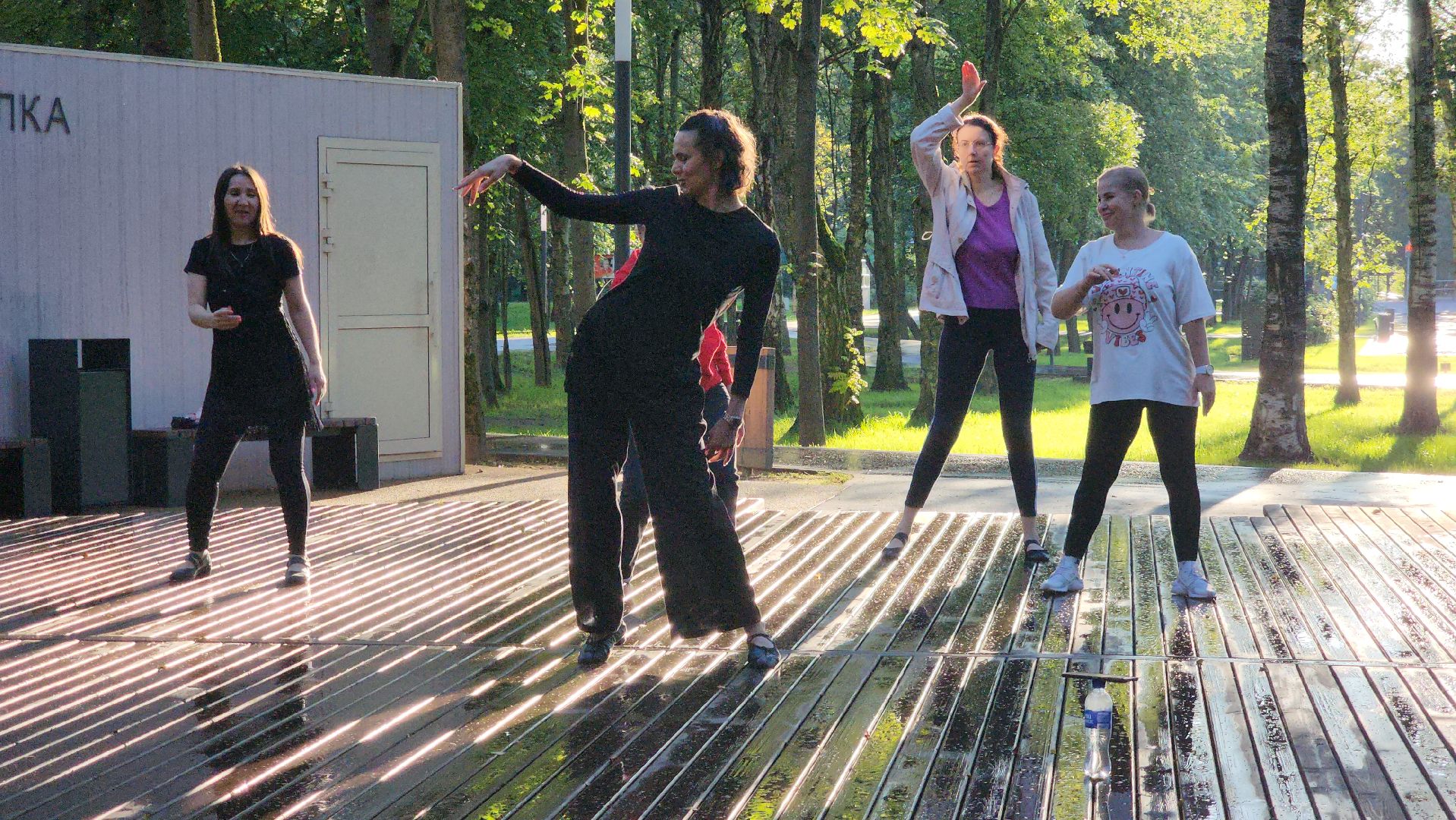 Танцы, Раскрытие женственности , Лобня, Парк, танцы в парке,