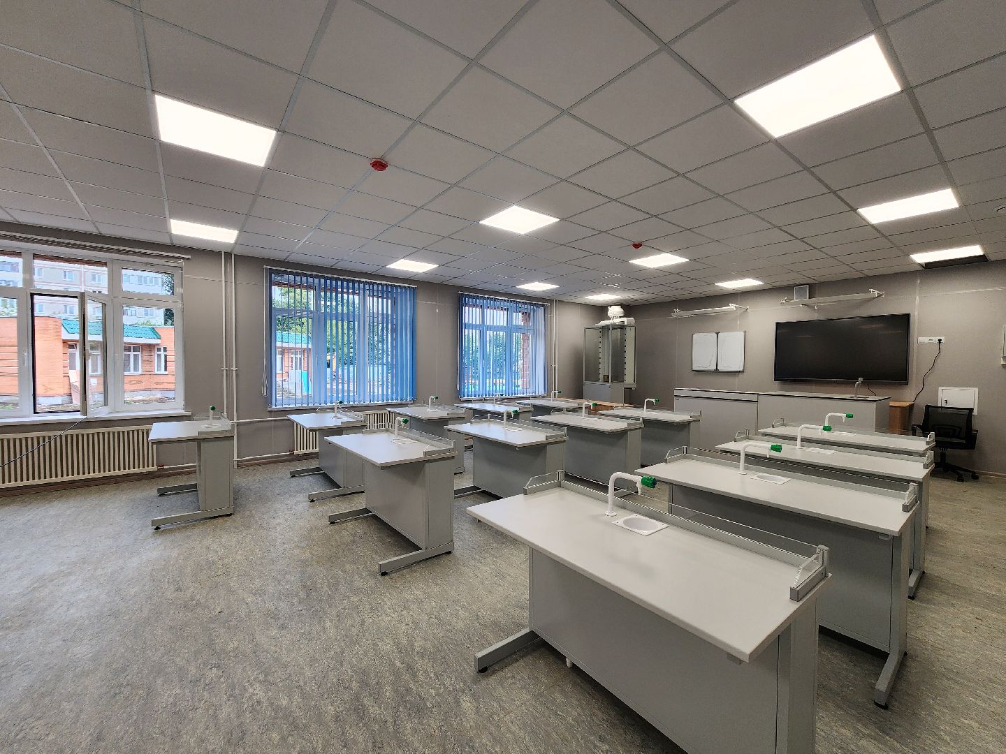 чехов, школа 3, пристройка на 200 мест, строительство, прокладка инженерных сетей, внутренние и внешние коммуникации, отопление, водоснабжение, канализация, электроснабжение, слаботочные сети, пуско-наладочные работы, губернатор подмосковья, госпрограмма московской области,