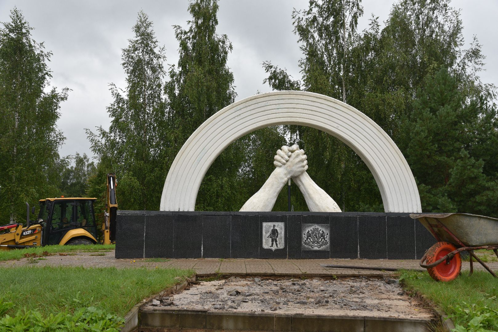 лотошино, стела населенный пункт воинской доблести, благоустройство,