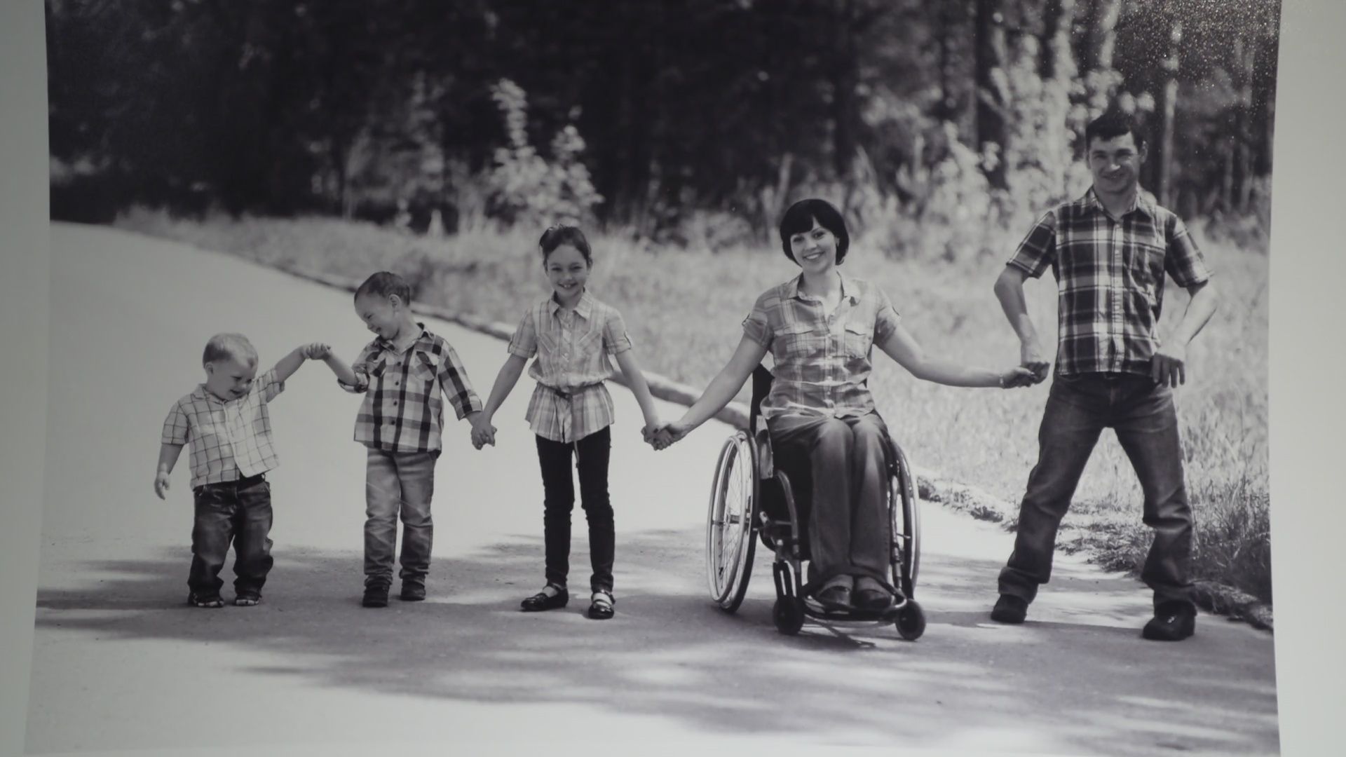 Реутов, выставка, люди с овз, картины,