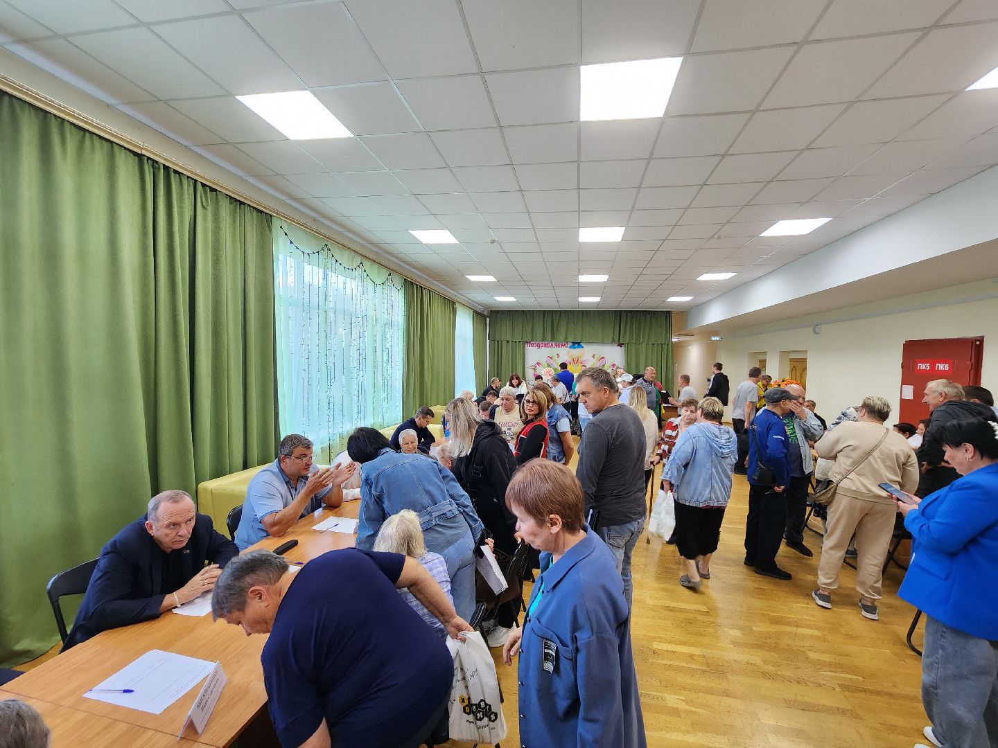 чехов,деревня манушкино, дк русь, выездная администрация, встреча с жителями, обращения граждан, ремонт проезда, улицы елецкая и ступинская, дорожный ремонт, сделать переходное или твердое покрытие, содержание дорог, мбу чеховское благоустройство, коллективное обращение жителей,