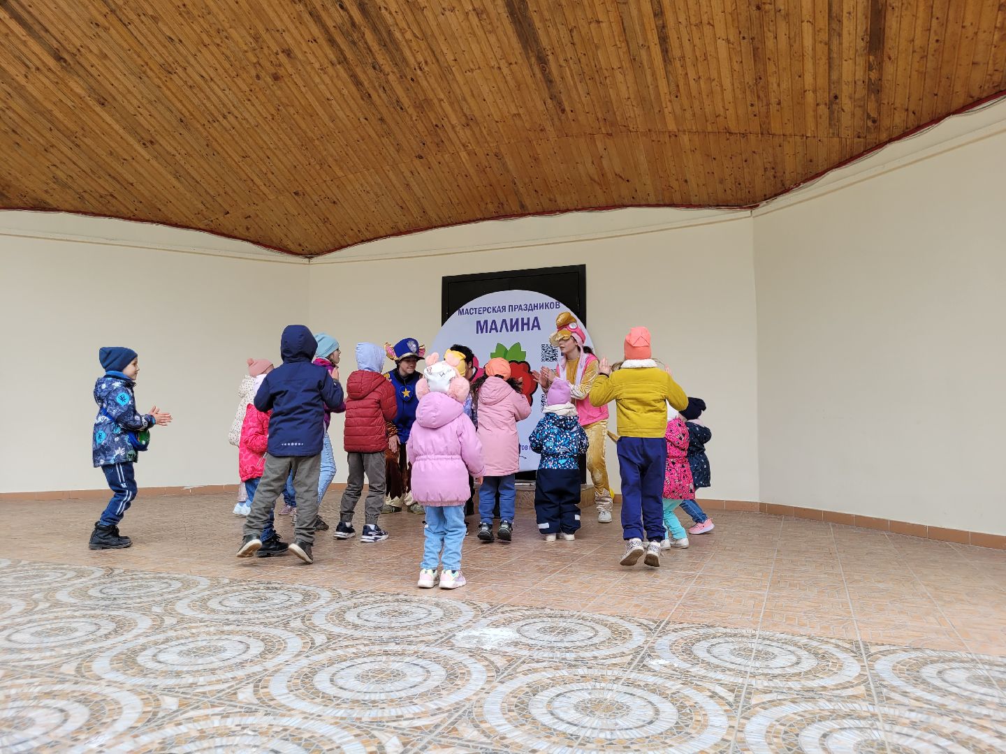 дети: парки; праздник; мыльные пузыри; победный май