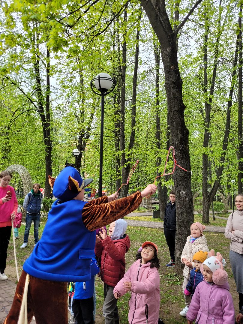 дети: парки; праздник; мыльные пузыри; победный май