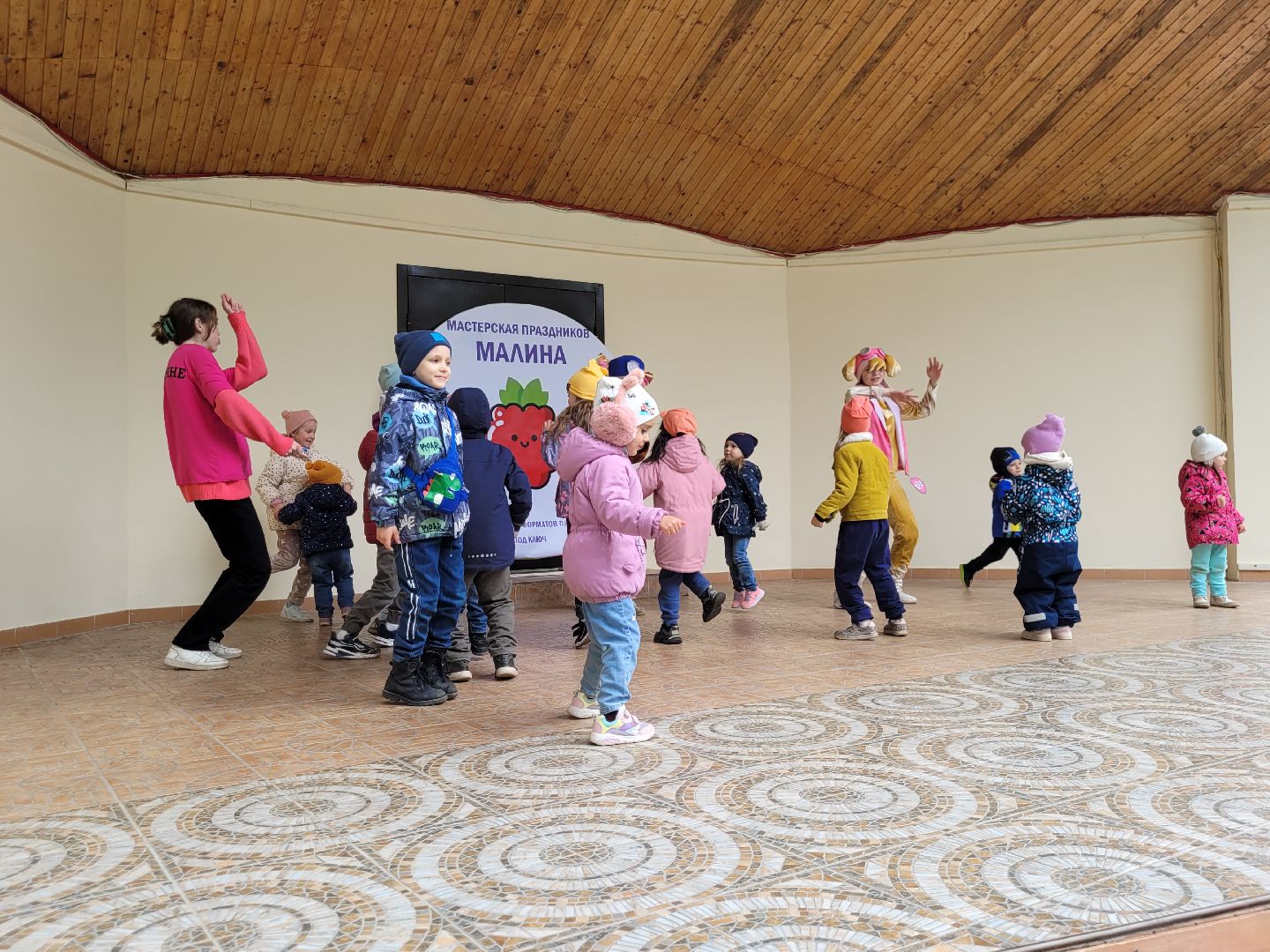 дети: парки; праздник; мыльные пузыри; победный май