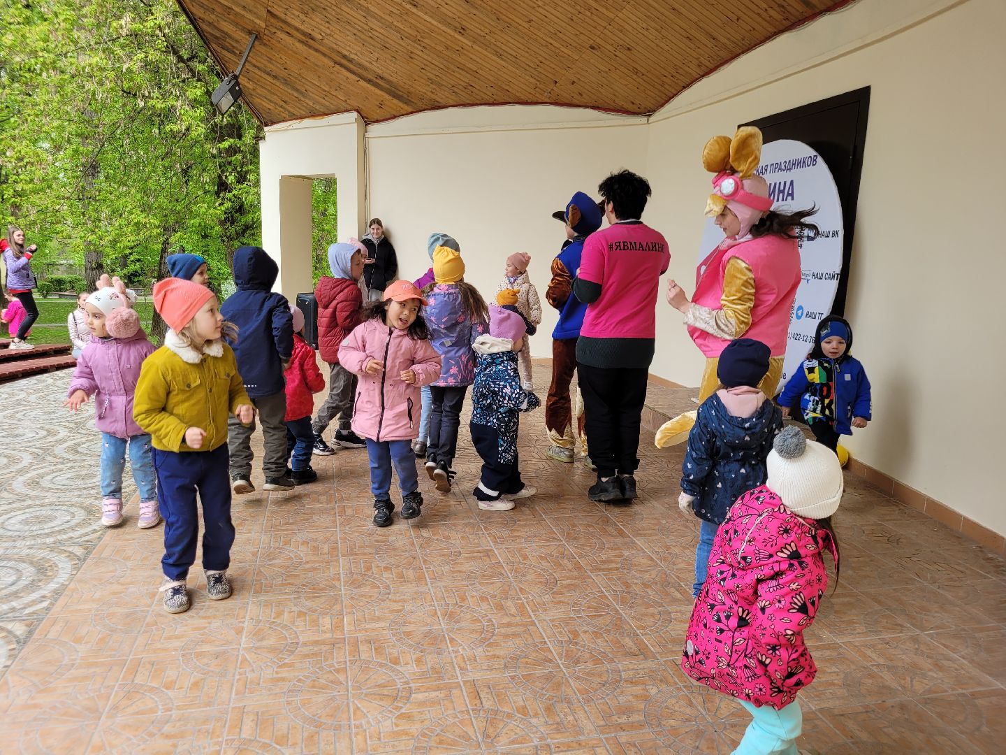 дети: парки; праздник; мыльные пузыри; победный май