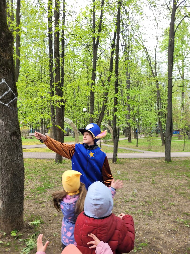 дети: парки; праздник; мыльные пузыри; победный май