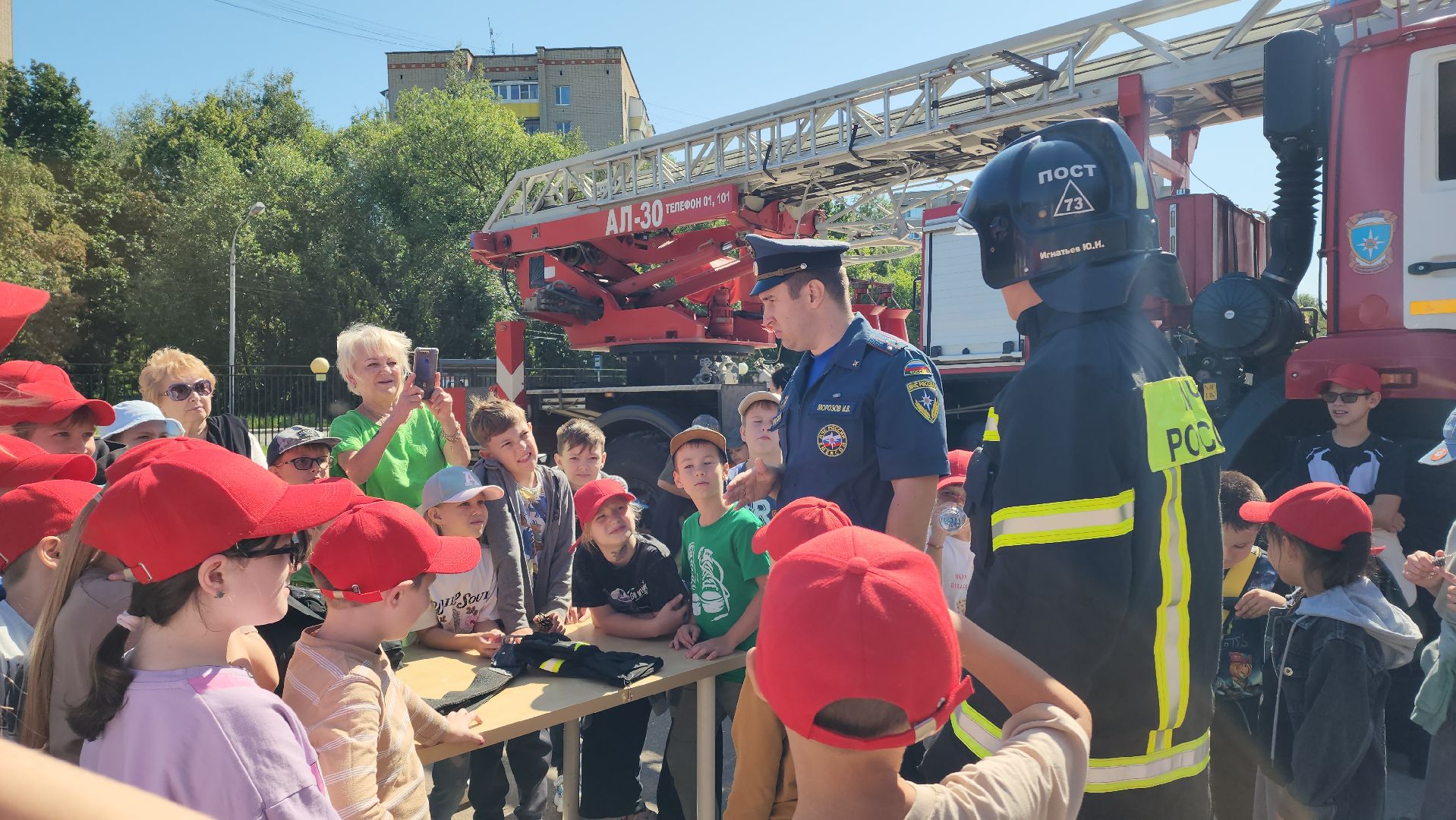 Пожарные, пожарная безопасность, пожарные автомобили, Лобня,