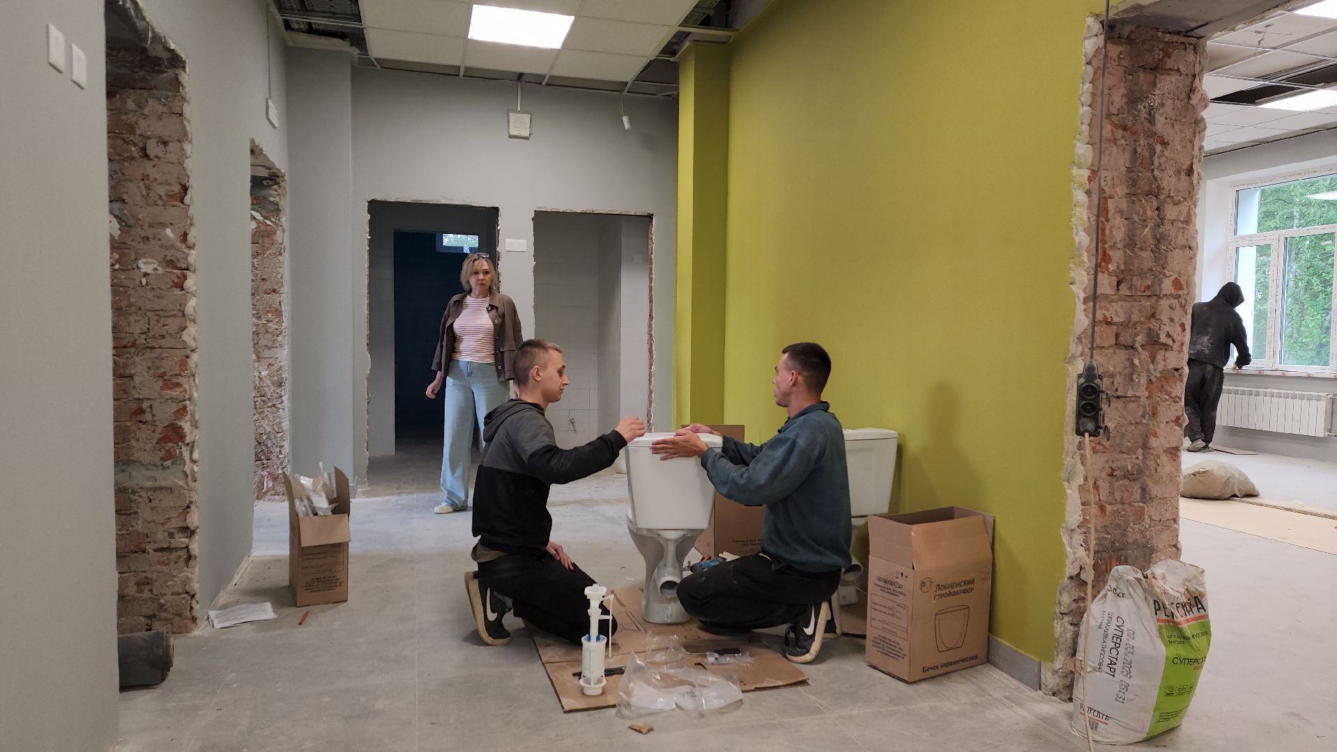 вертикалки, ашукино, пушкинский, капитальный ремонт школы, замена коммуникаций, ремонт крыши, перепланировка, классы, интерактивная доска, спортзал, современная школа, мебель, входная группа,1 сентября,