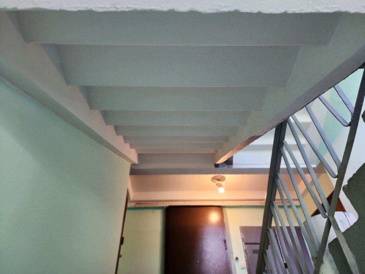 королёв, благоустройство ,  обновленный подъезд на улице Тихомировой,